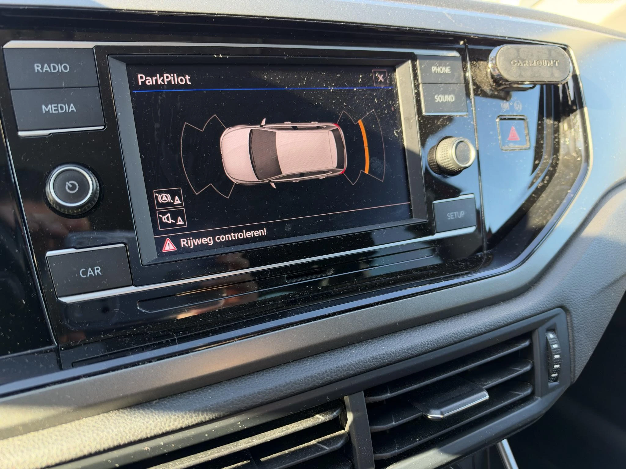 Volkswagen-Polo-image-4