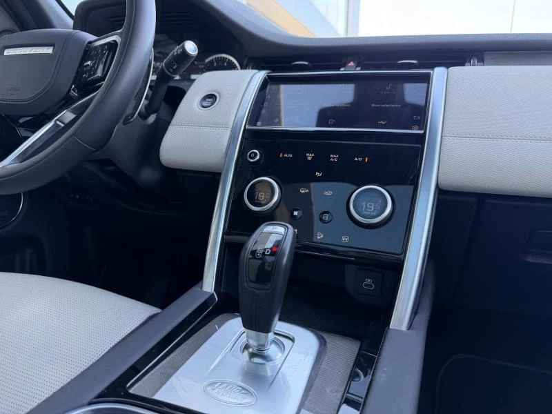 Land Rover-Discovery Sport-image-21