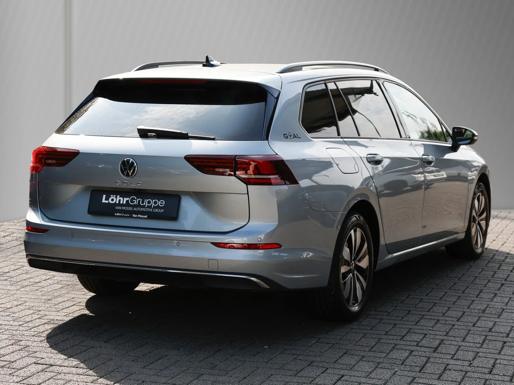 Volkswagen-Golf-image-3