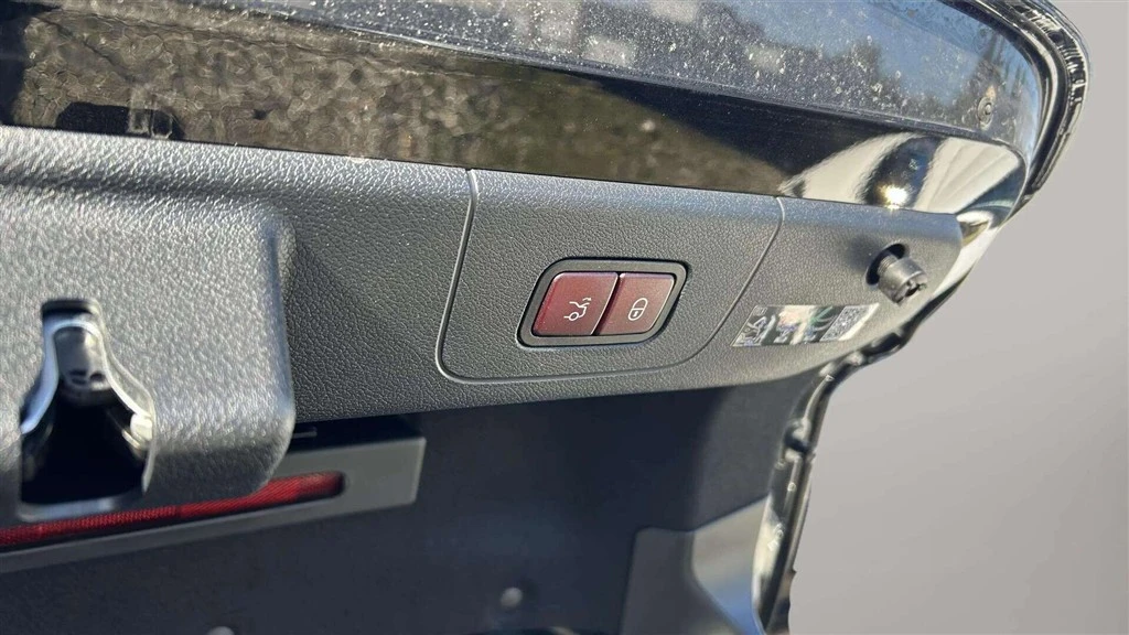 Mercedes-Benz-CLA-image-26