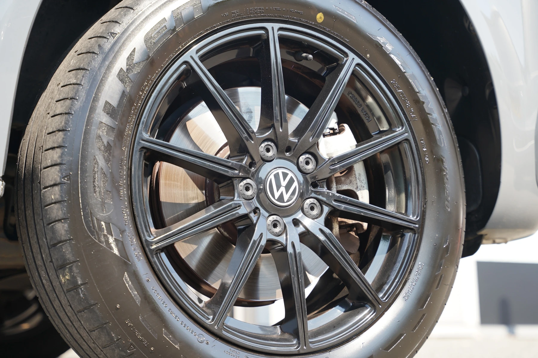 Volkswagen-Transporter-image-31