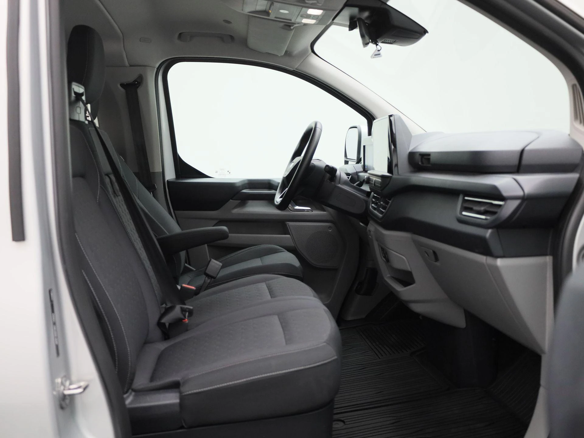 Ford-Transit Custom-image-9