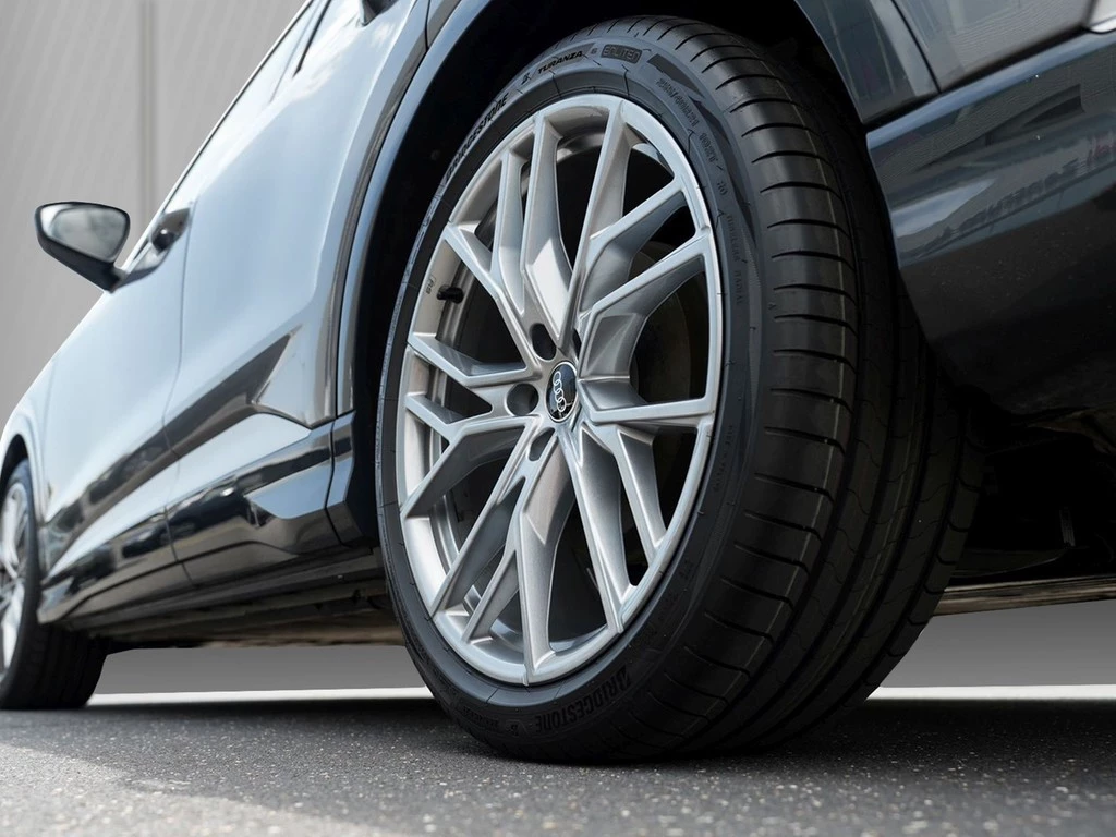 Audi Q4 e-tron 40 S line GRA PDC Assistenzpaket