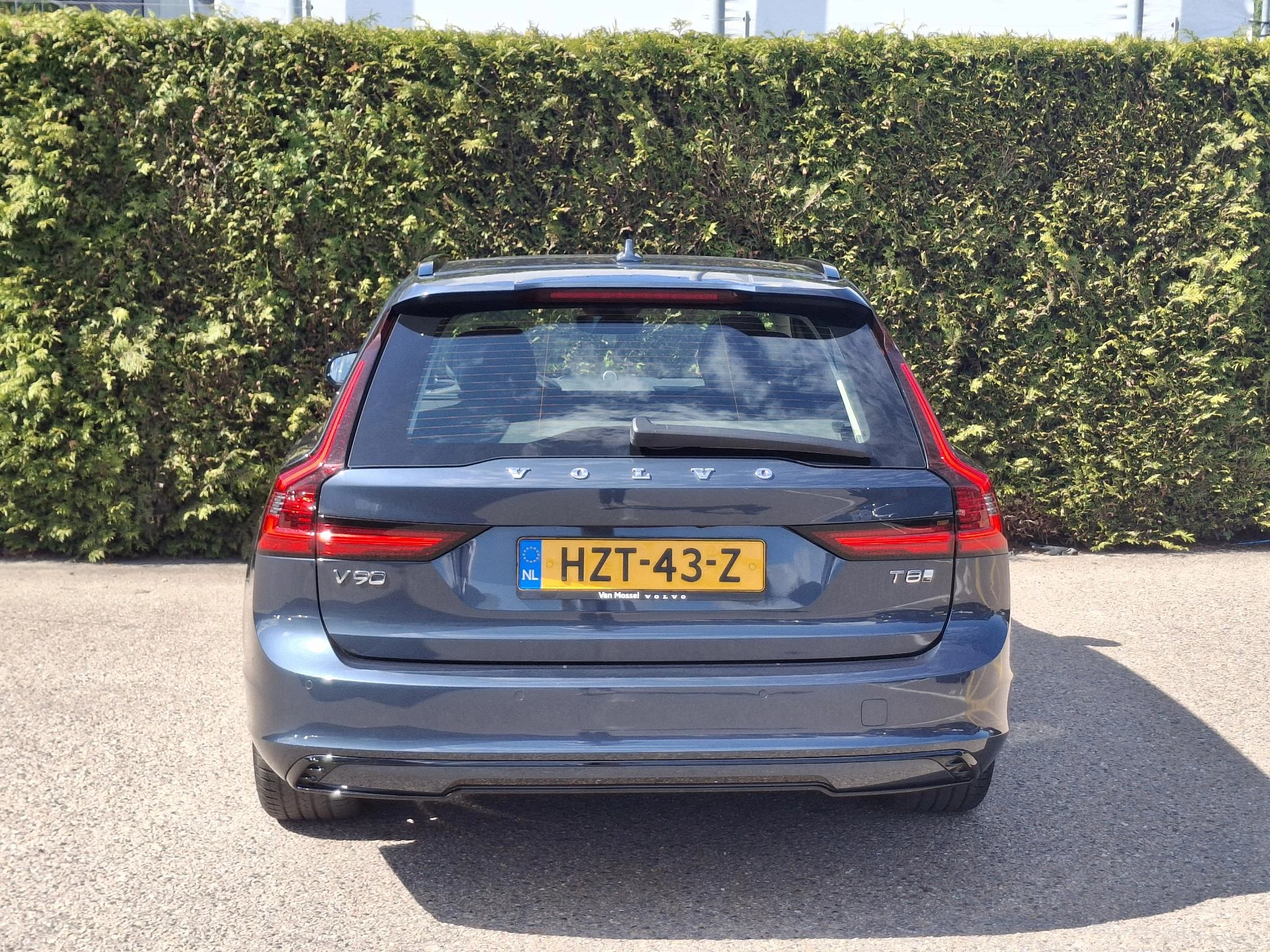 Volvo-V90-image-12