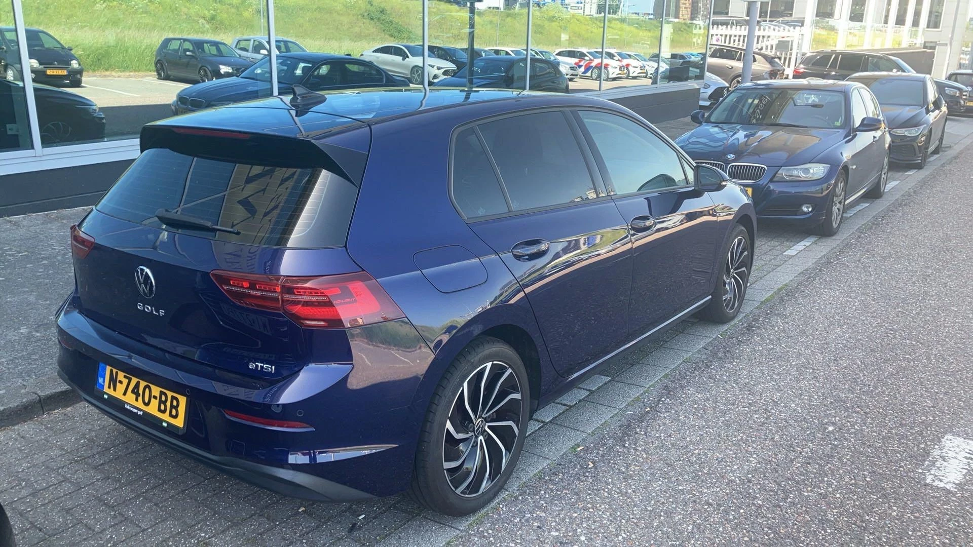 Volkswagen-Golf-image-3