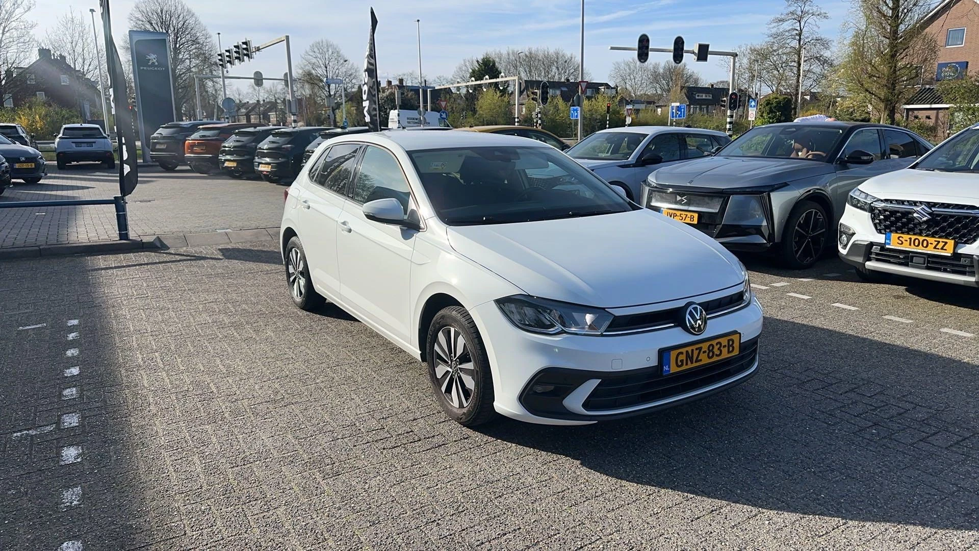 Volkswagen-Polo-image-4