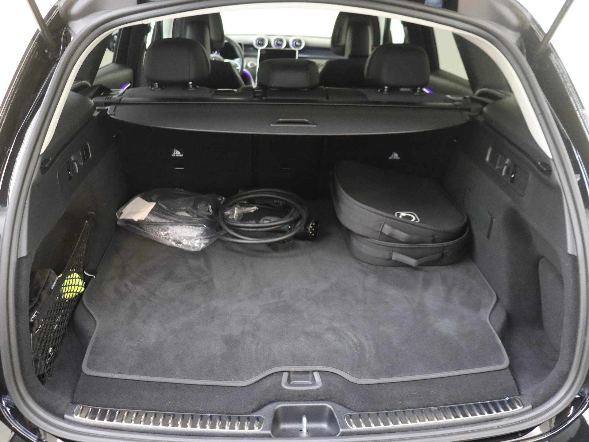 Mercedes-Benz-GLC-image-26