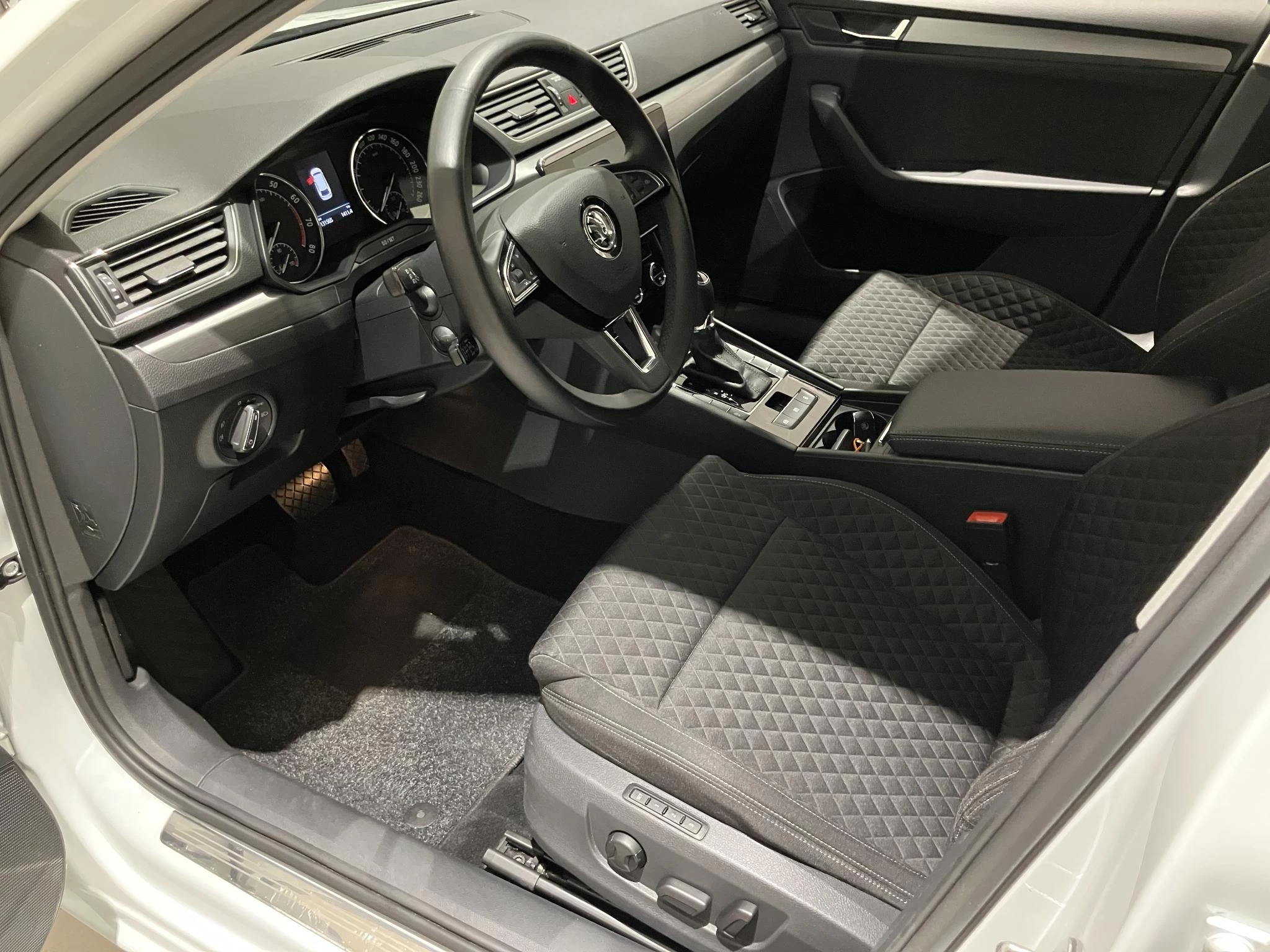 Škoda-Superb-image-13