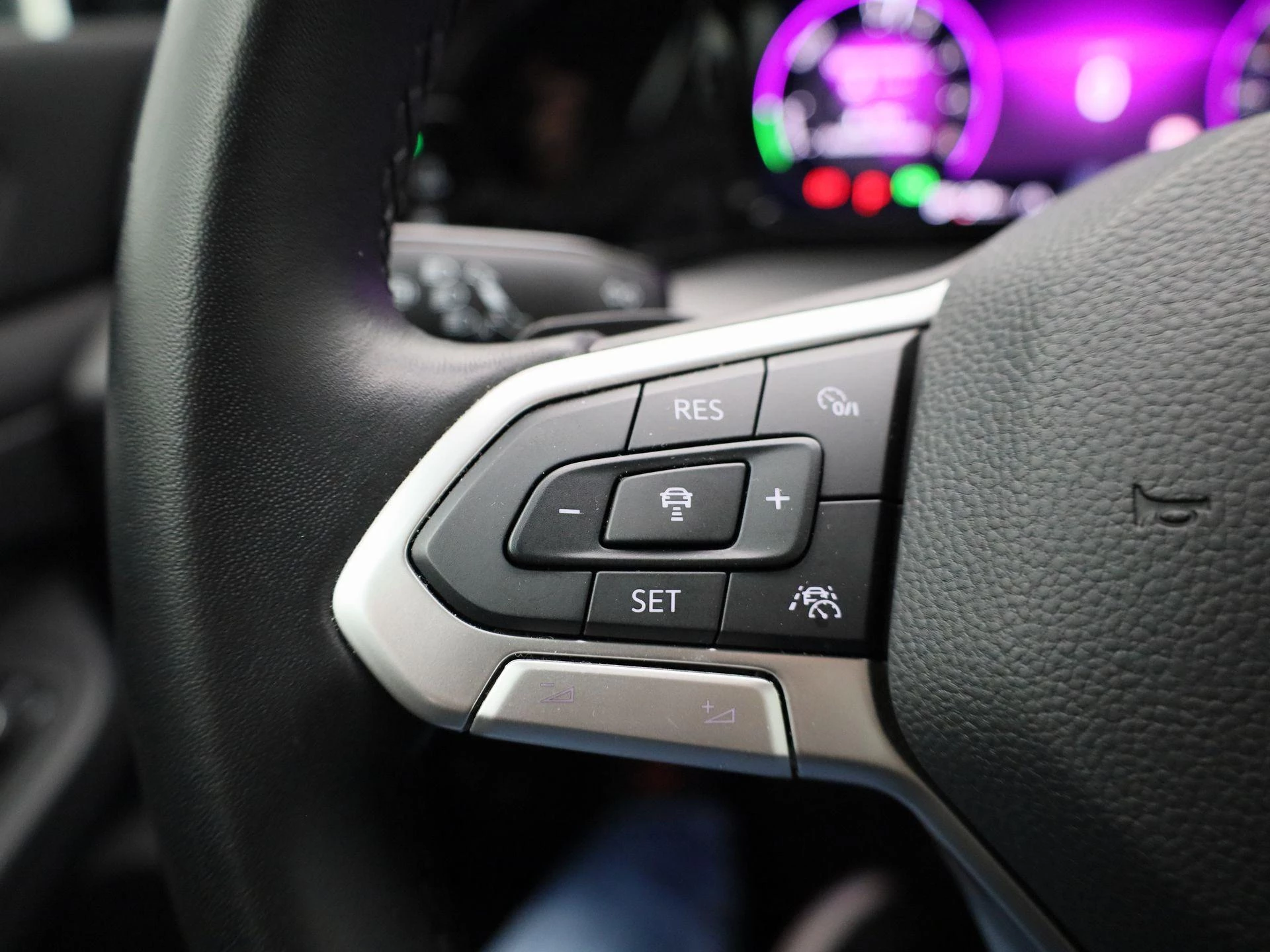 Volkswagen-Golf-image-19