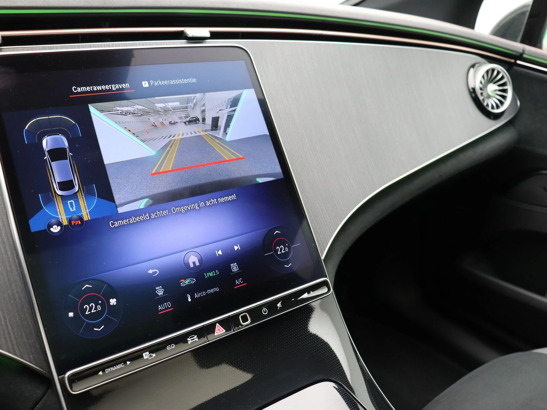 Mercedes-Benz EQE 300 AMG Line + PANORAMISCH DAK + CARPLAY + CAMERA +