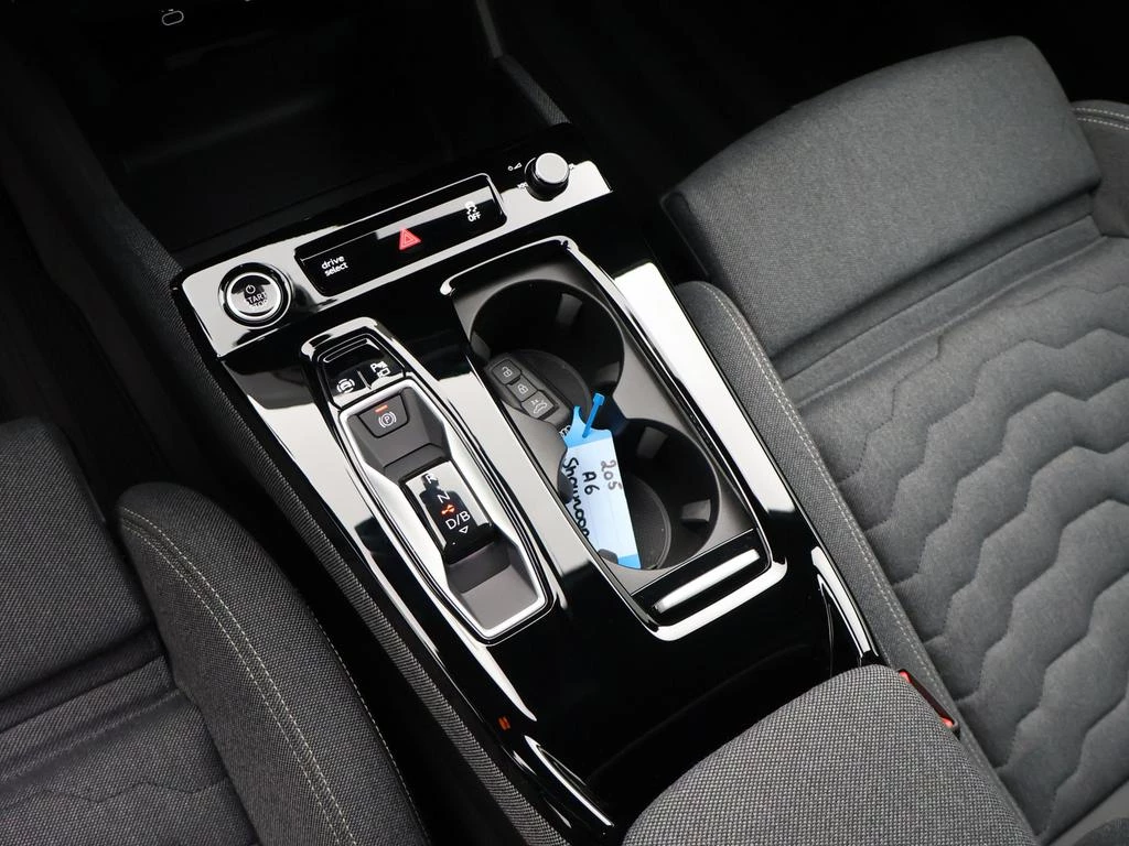 Audi A6 Avant e-tron Audi A6 Avant Corporate S e-tron 210,00 kW *ENKEL VOORSTEL VOOR PROFFESIONELEN*