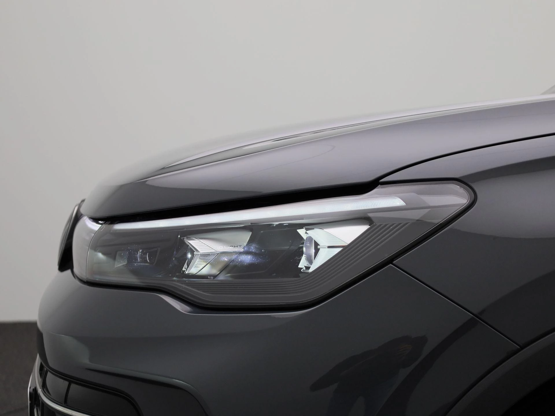 Volkswagen-Tiguan-image-15