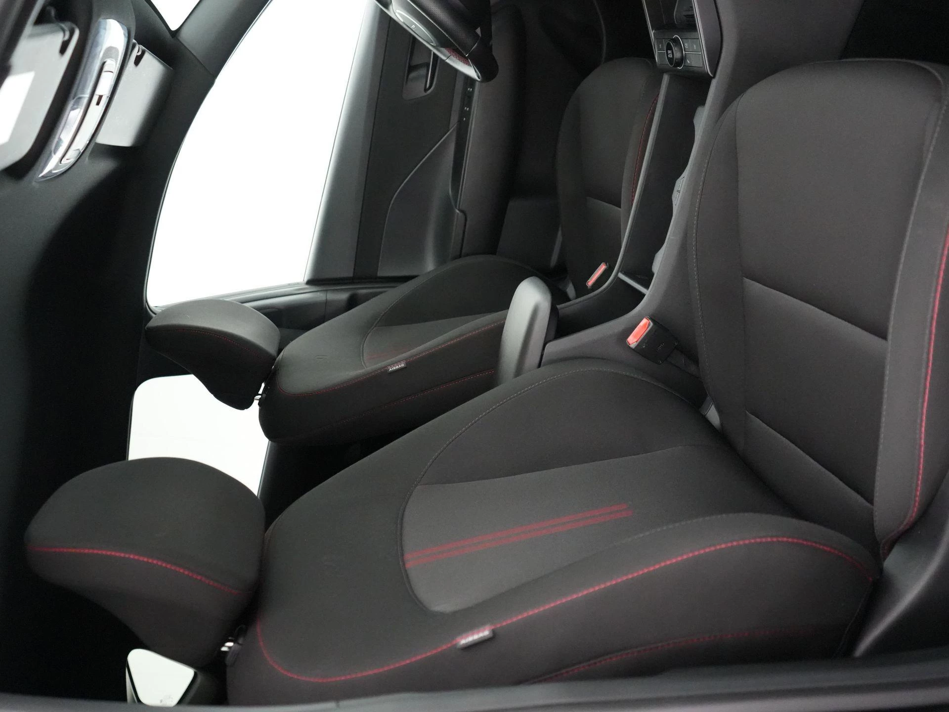 Hyundai-Kona-image-11