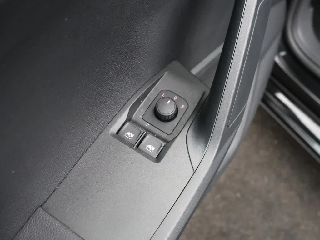 SEAT-Ibiza-image-17