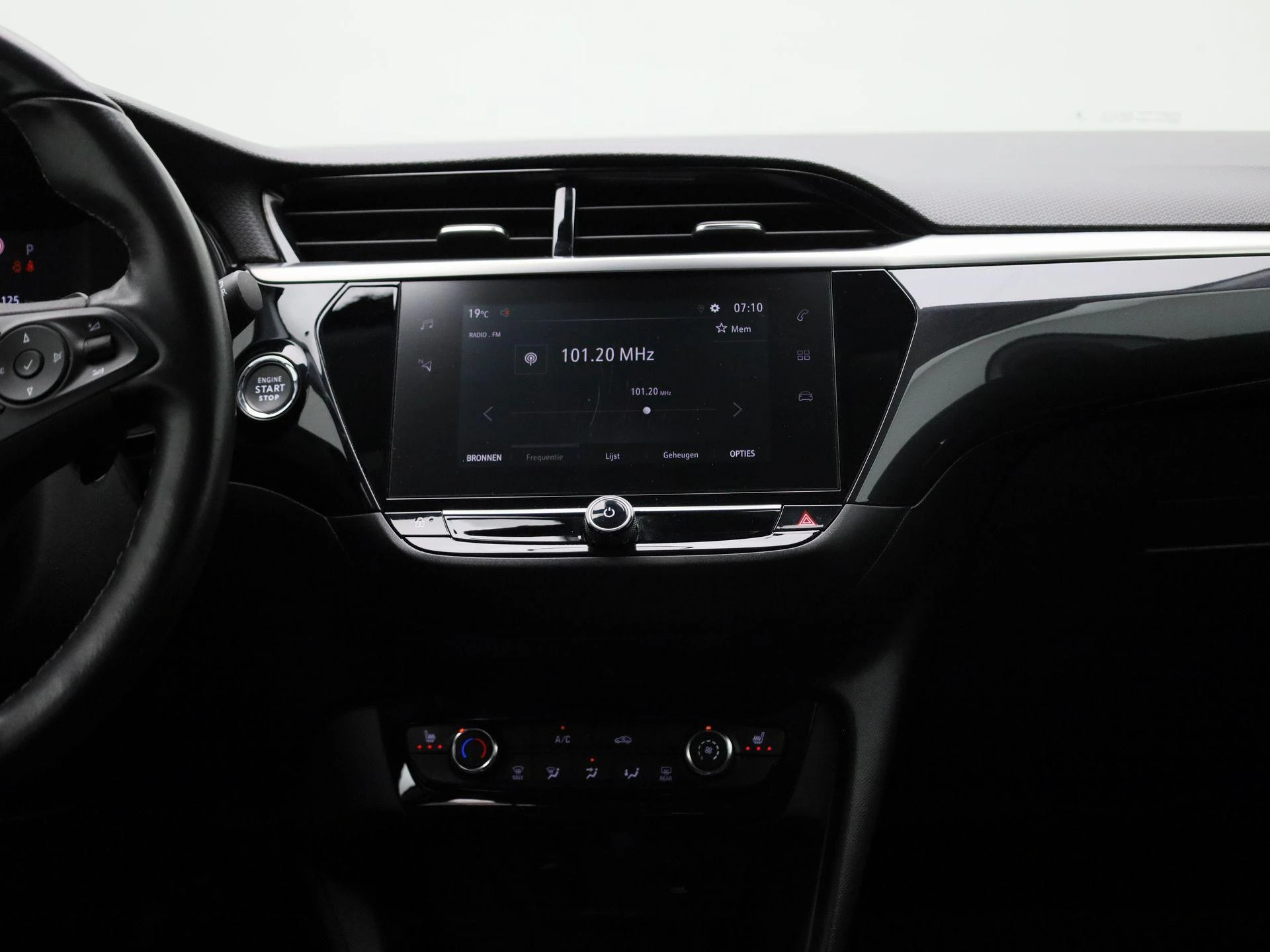 Opel-Corsa-image-15
