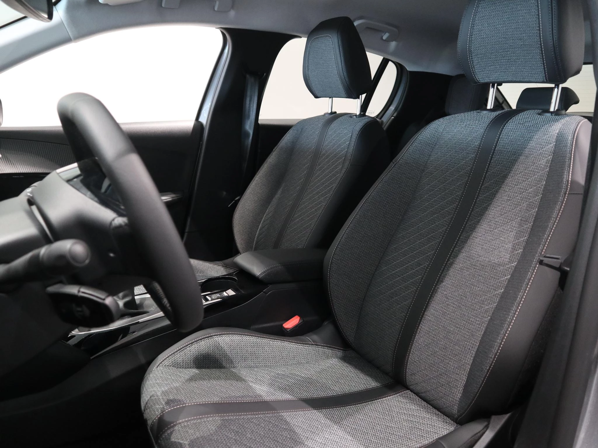 Peugeot-208-image-7