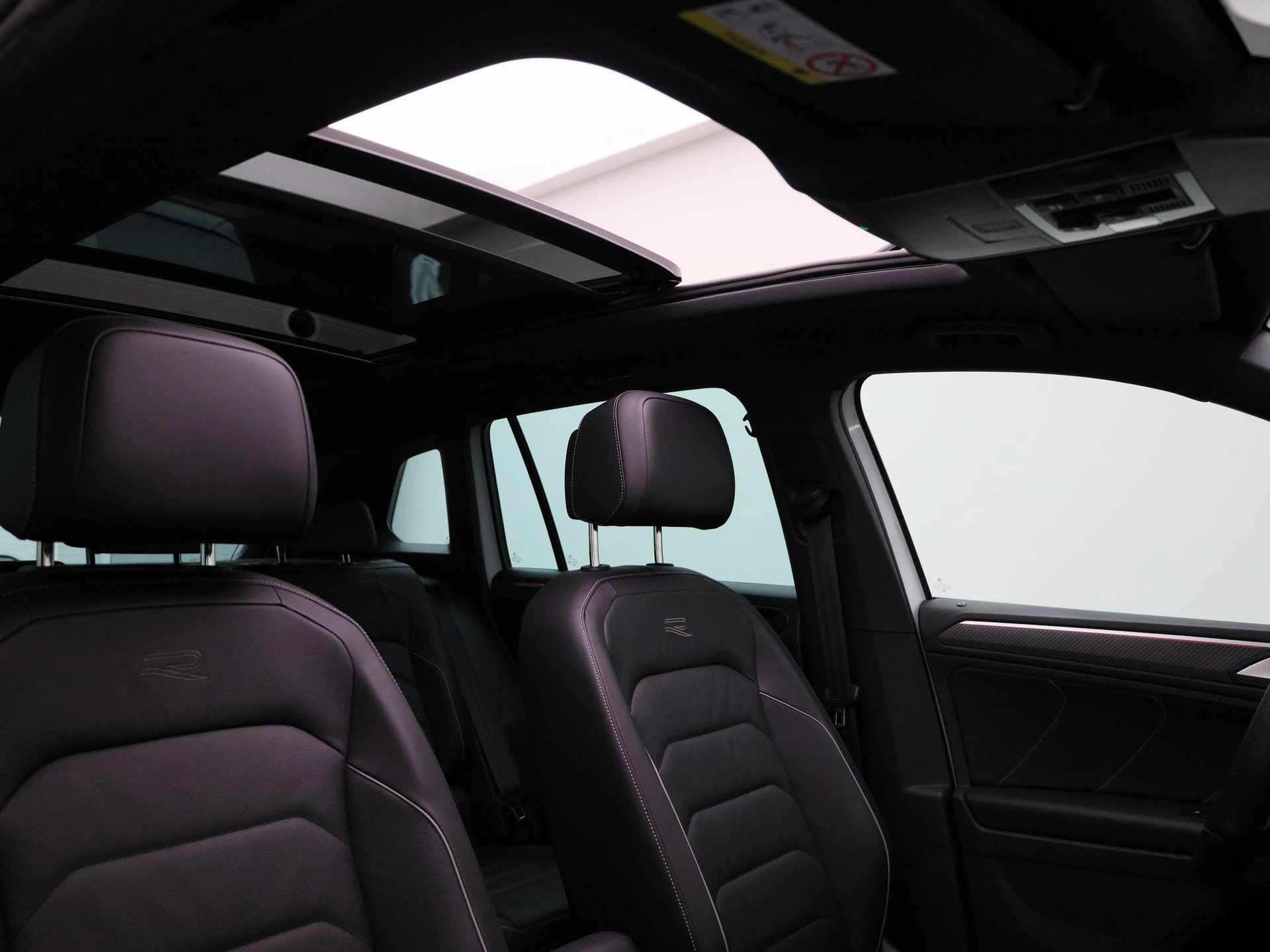 Volkswagen-Tiguan-image-60