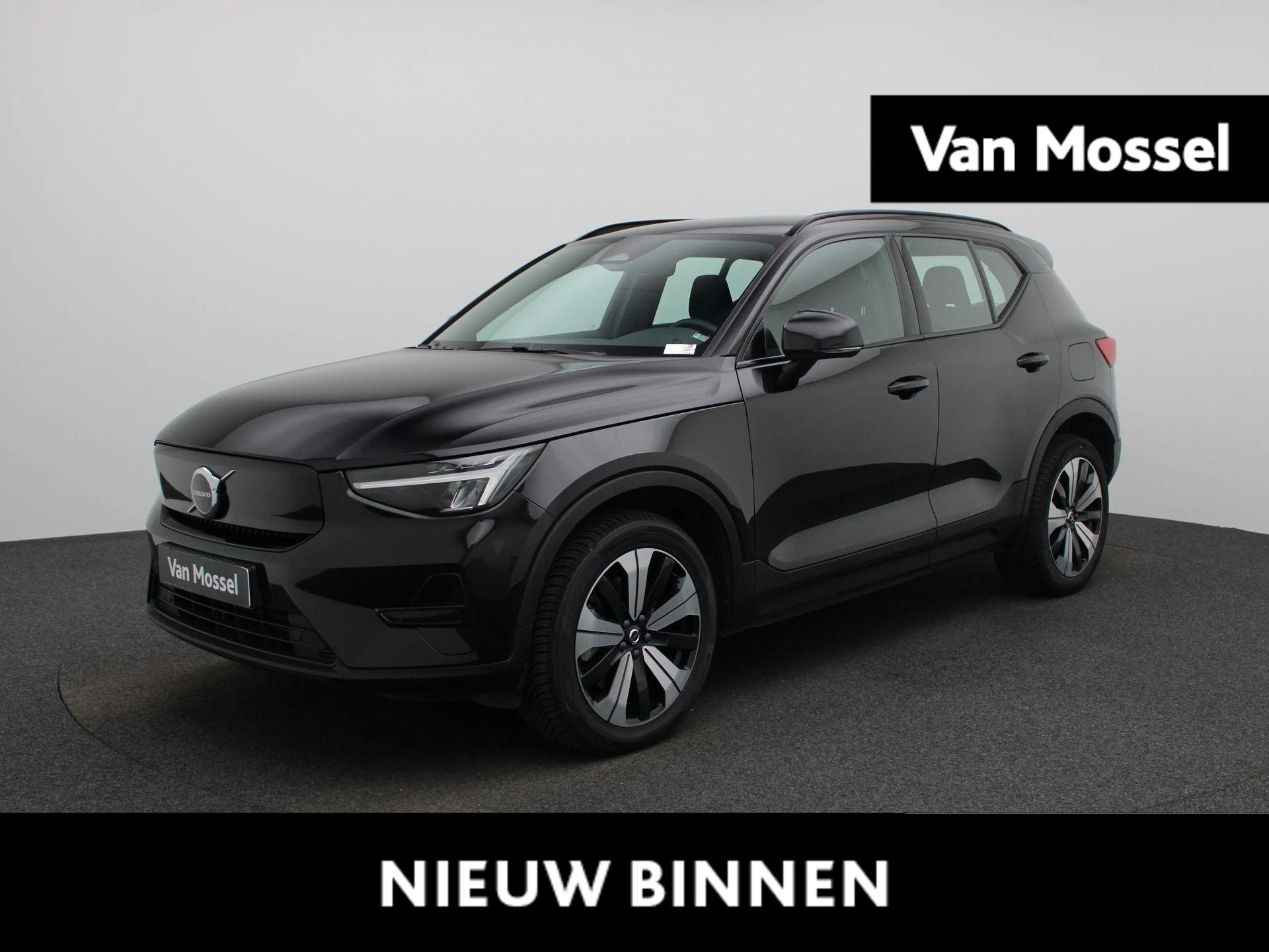 Volvo-XC40-image-0