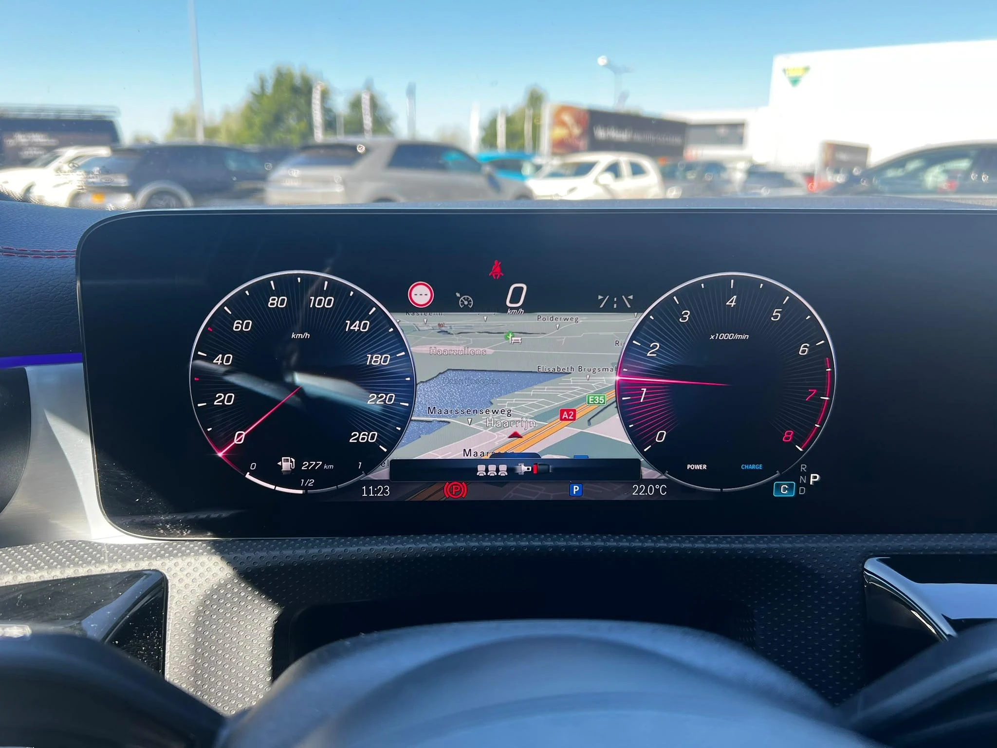 Mercedes-Benz-CLA-image-4