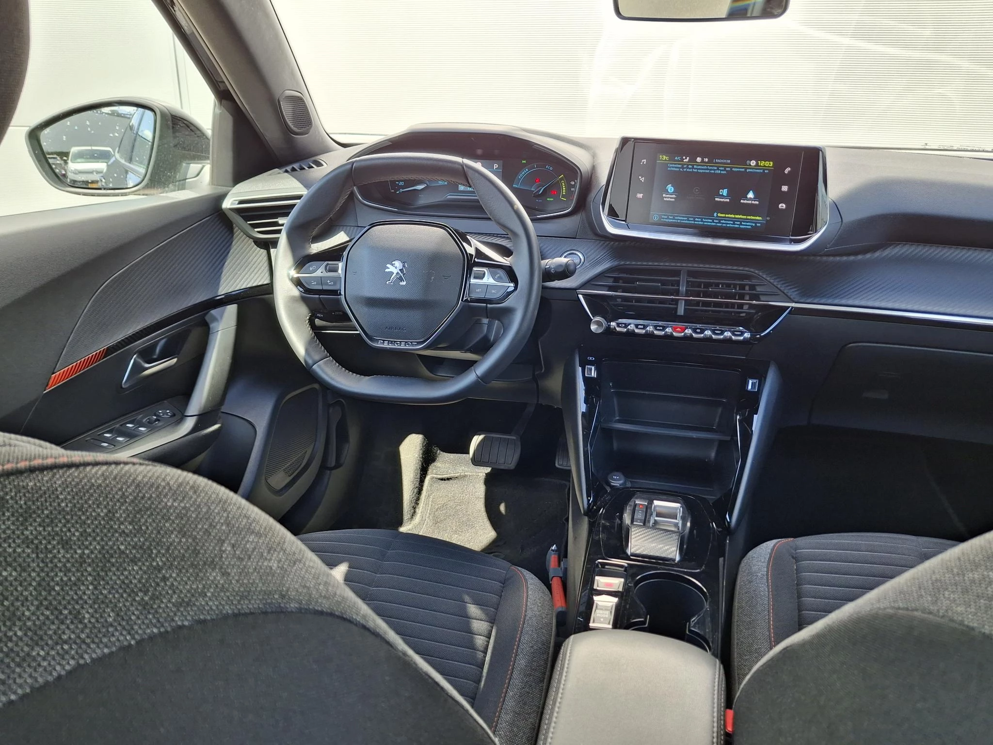 Peugeot e-2008 EV Active 50 kWh