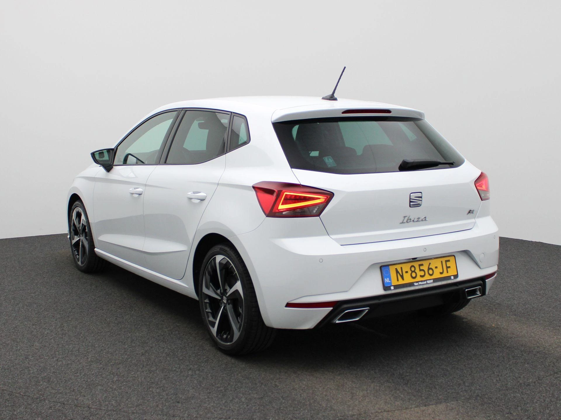 SEAT-Ibiza-image-1