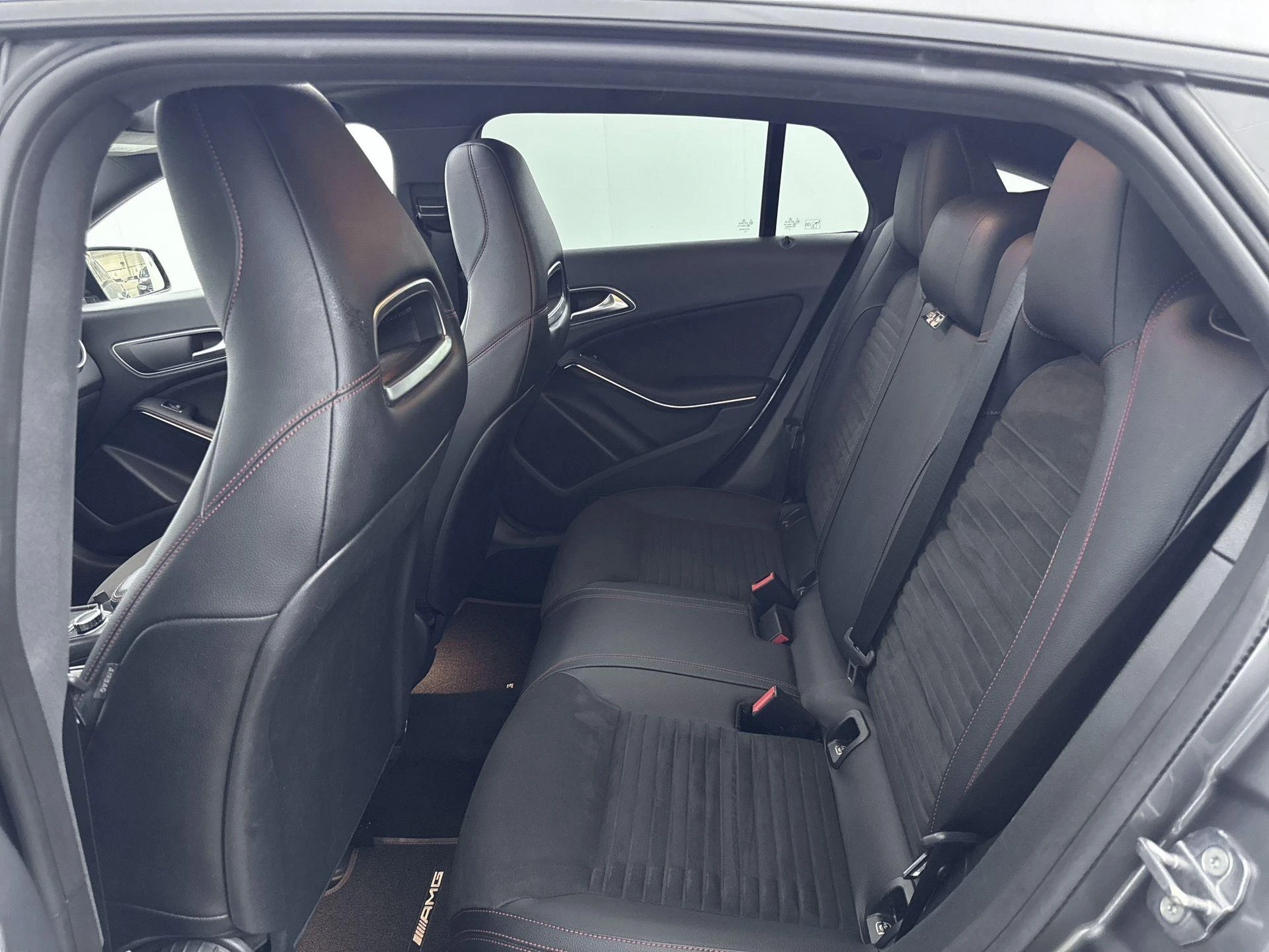 Mercedes-Benz-CLA-image-24