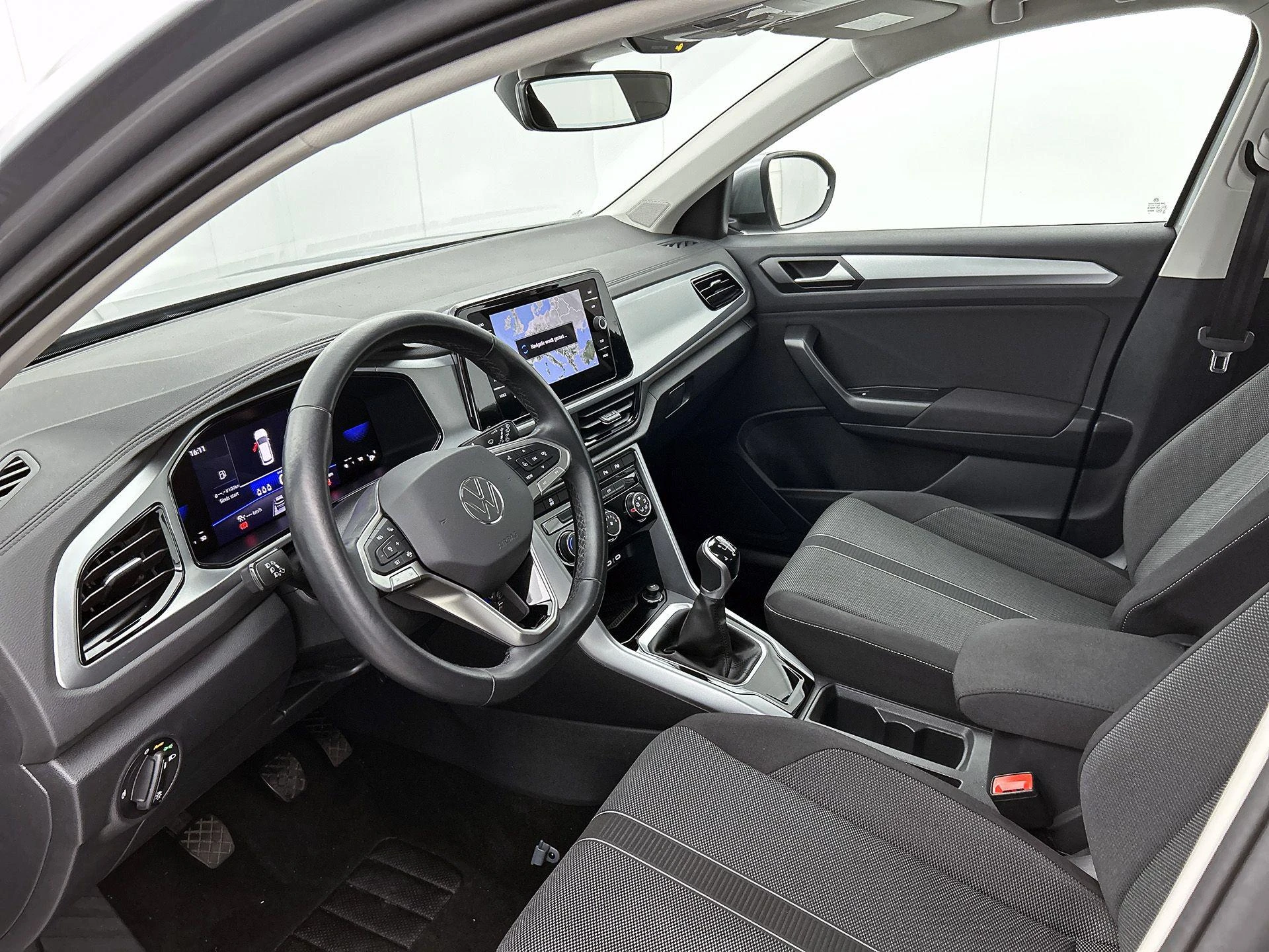 Volkswagen-T-Roc-image-20