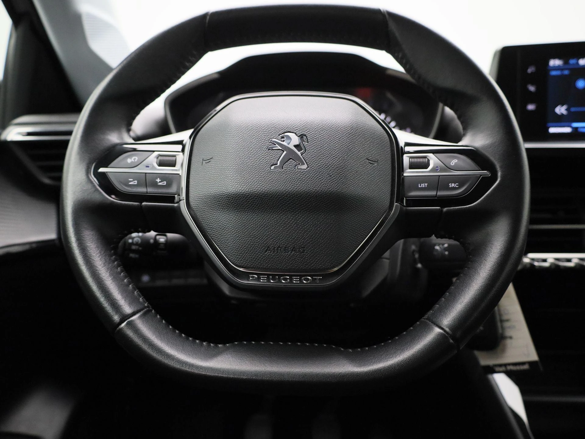 Peugeot-208-image-6