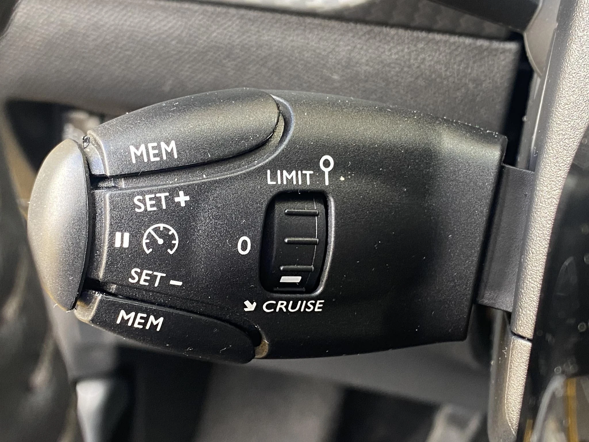Peugeot-208-image-21