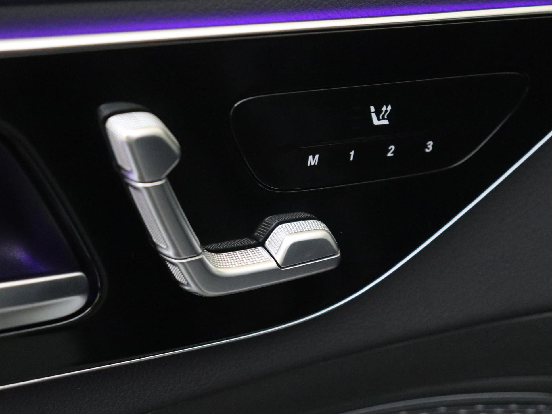 Mercedes-Benz-C-Klasse-image-24