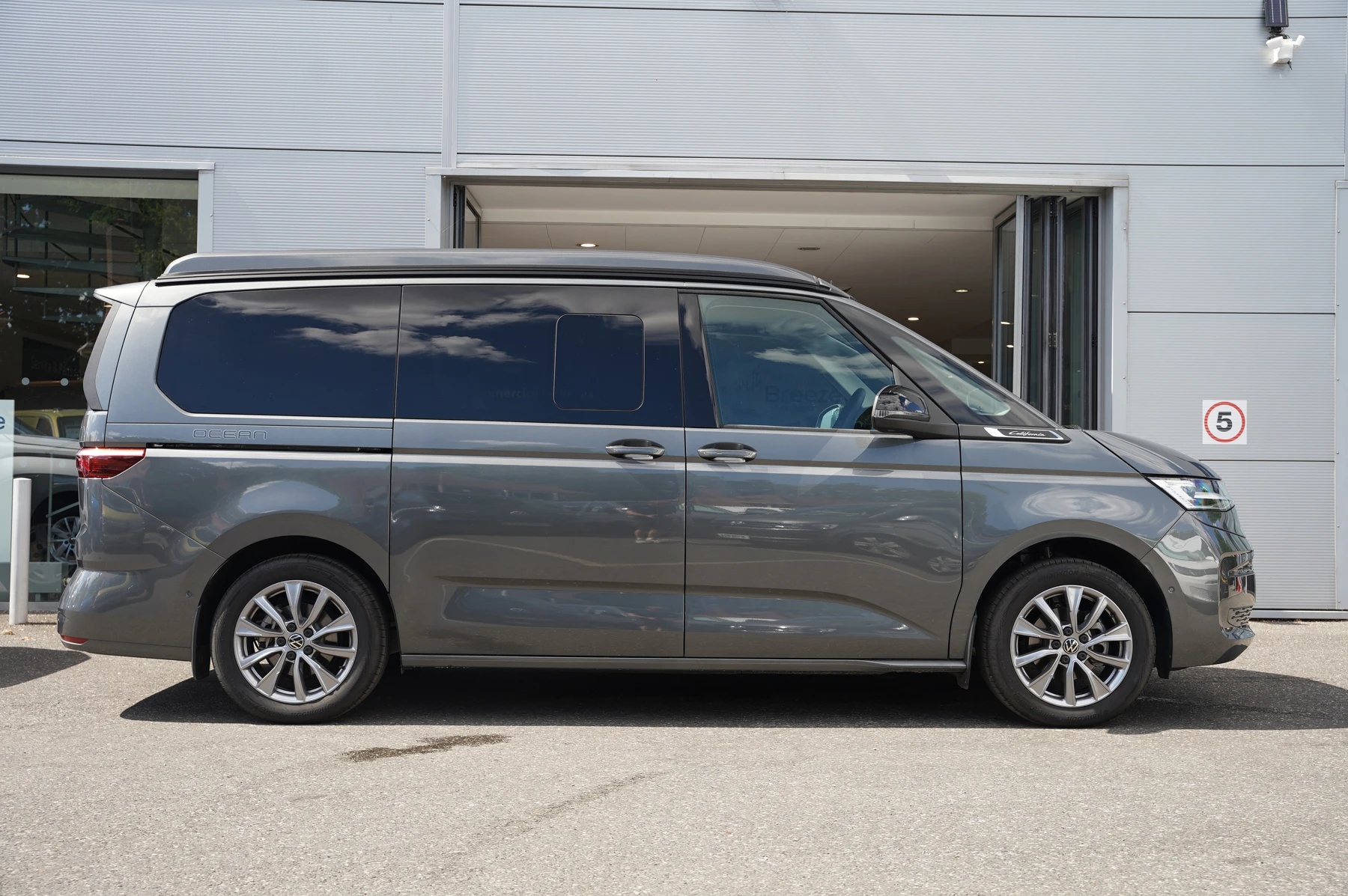 Volkswagen-California-image-3