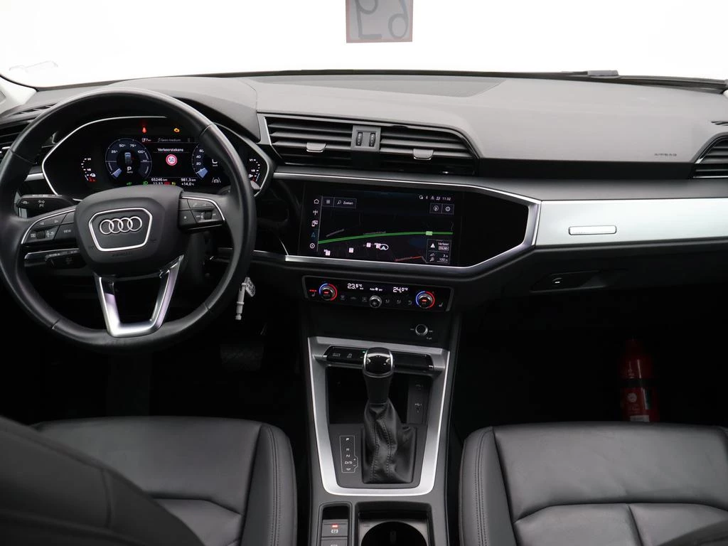 Audi Q3 PHEV Audi Q3 PHEV Attraction 45TFSIe 245PK *AUTOMAAT*LEDER*NAVI*PDC*CRUISE*VIRTUAL COCKPIT*...*