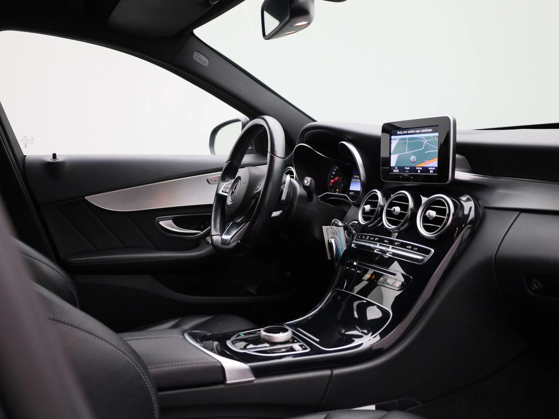 Mercedes-Benz-C-Klasse-image-31