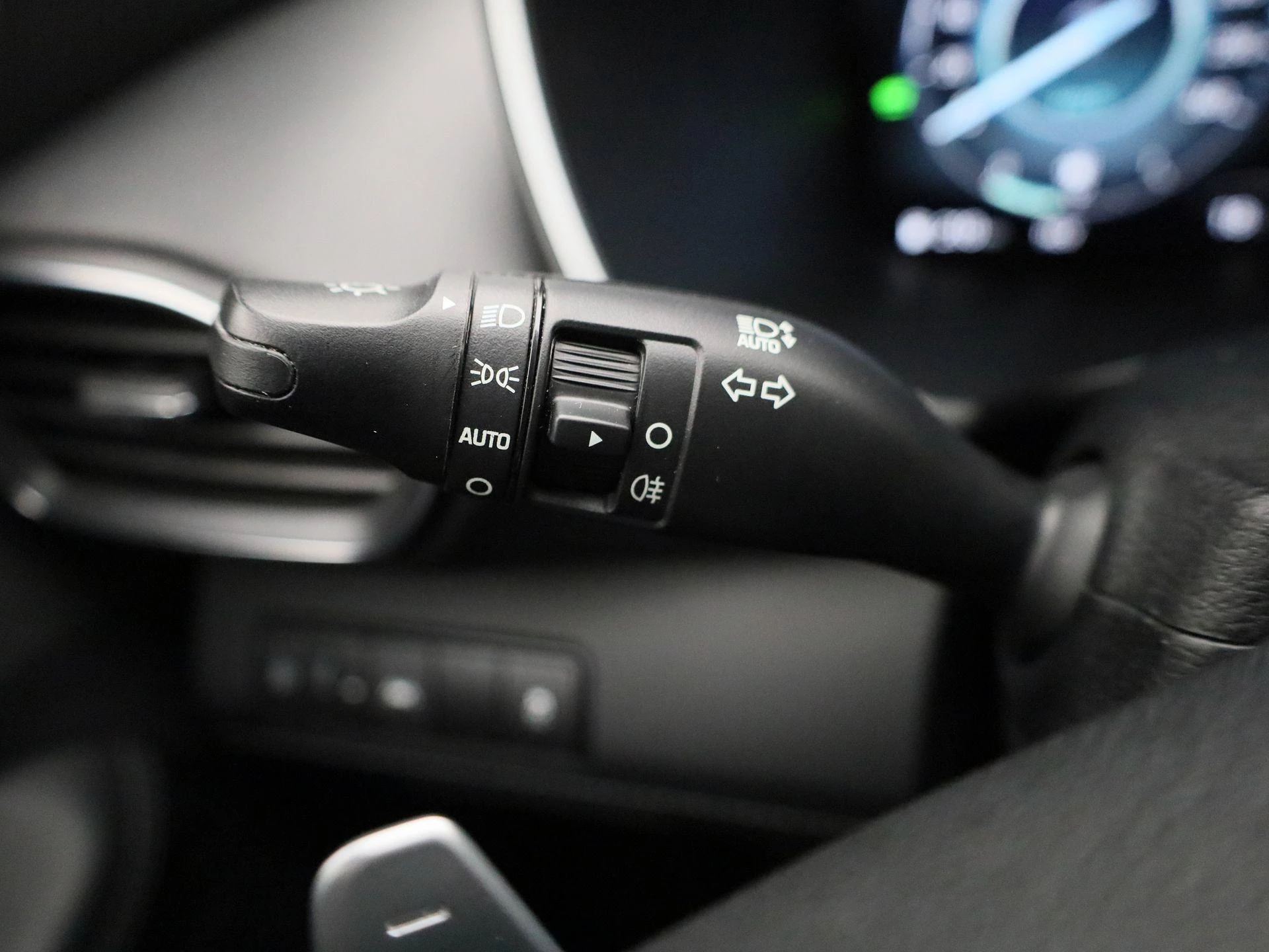 Hyundai-Santa Fe-image-23