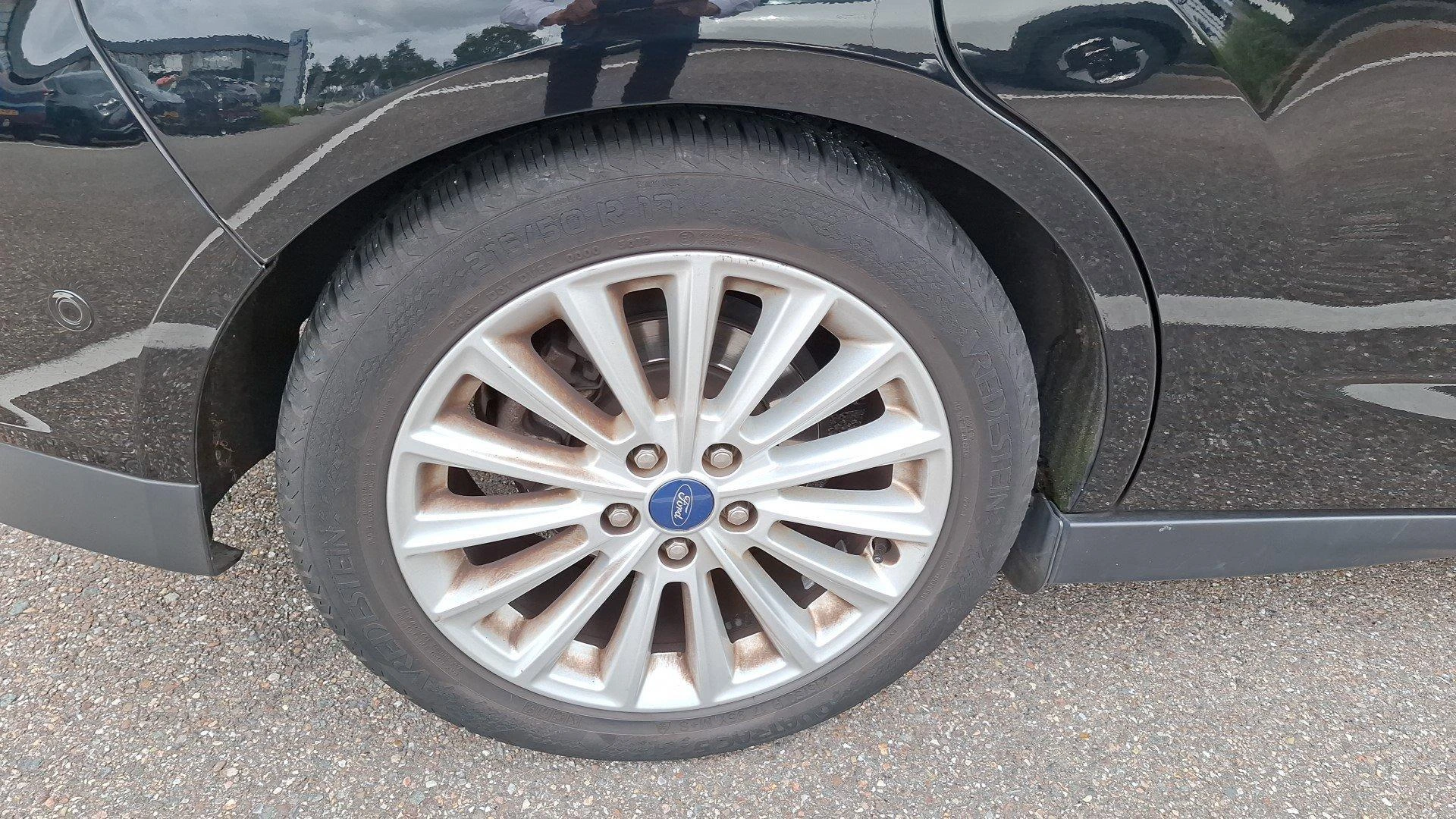 Ford-C-MAX-image-13