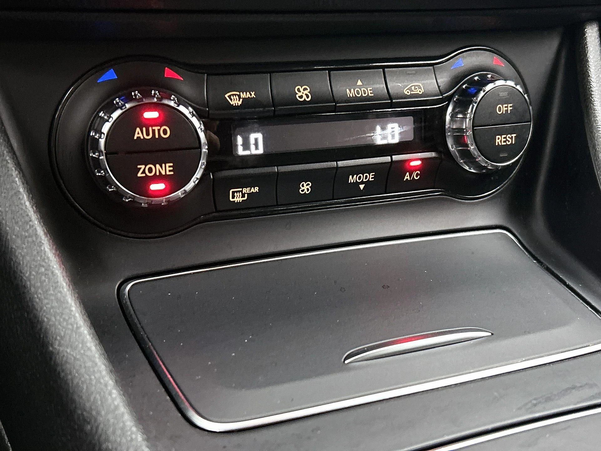 Mercedes-Benz-GLA-image-18