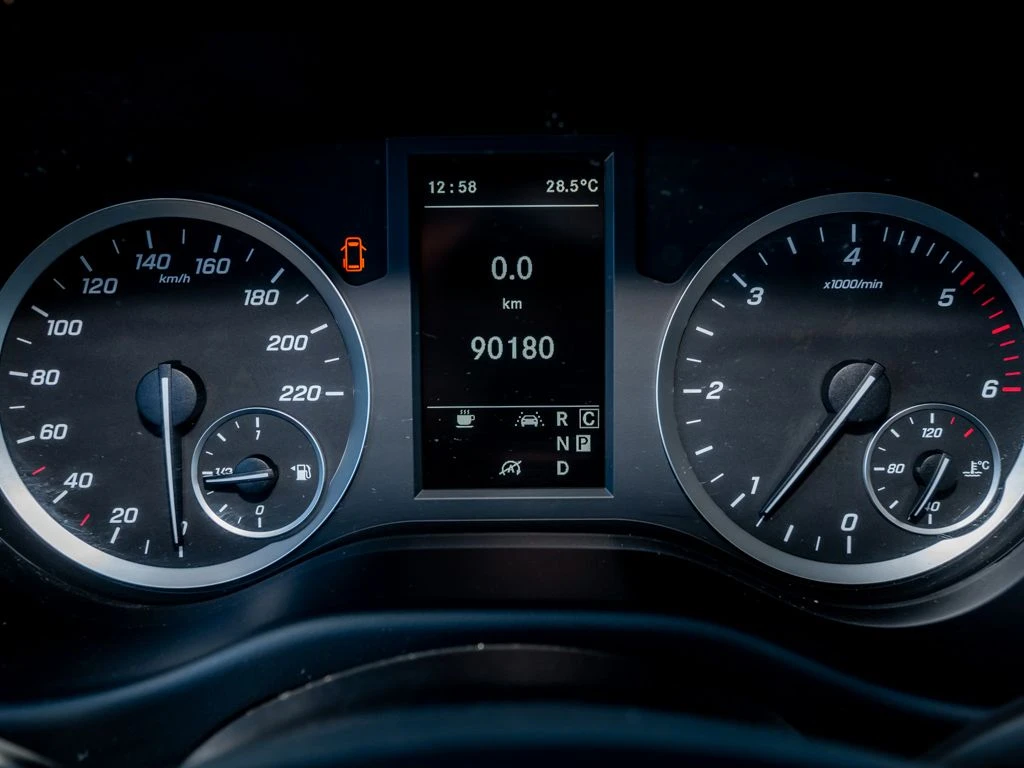 Mercedes-Benz-Vito 114-image-13