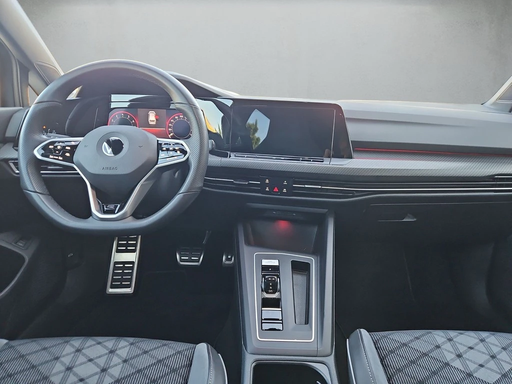 Volkswagen-Golf-image-7