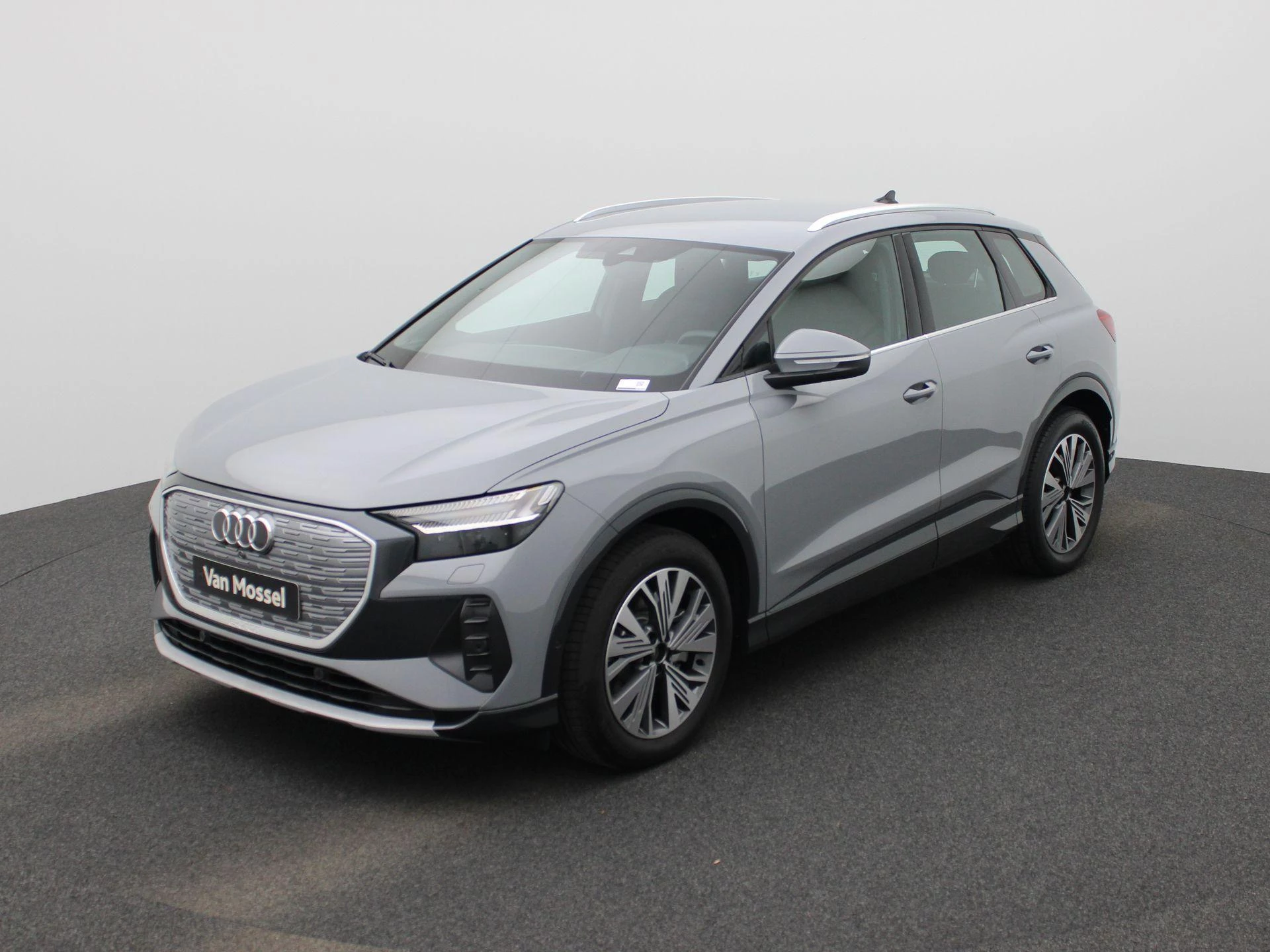 Audi-Q4 e-tron-image-57