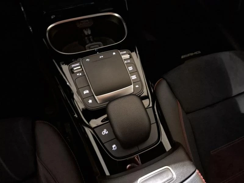 Mercedes-Benz-CLA-image-8