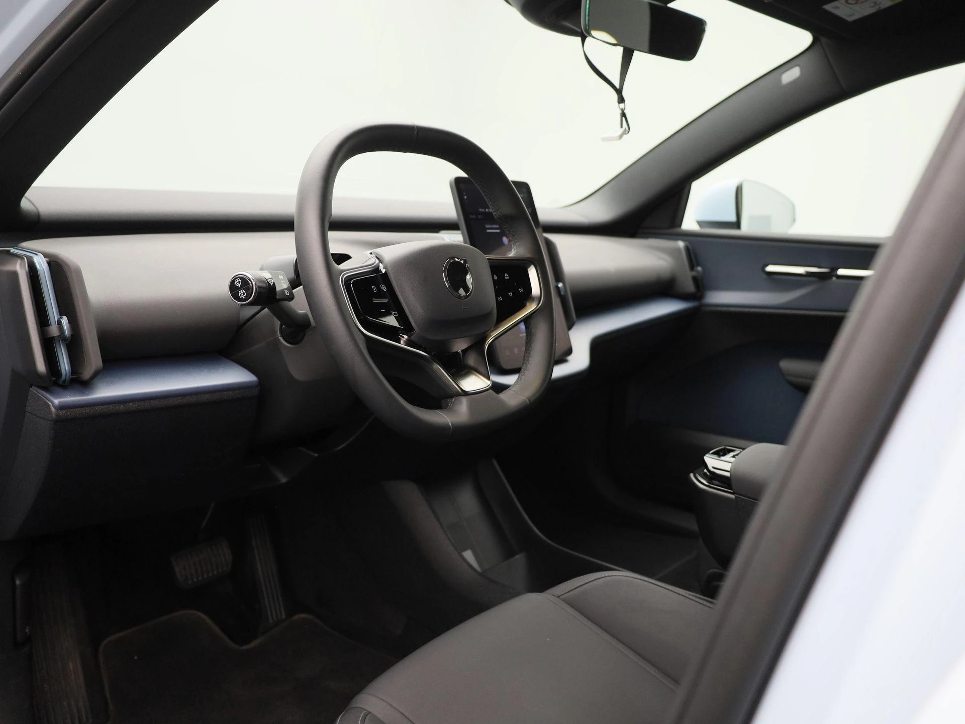 Volvo-EX30-image-26
