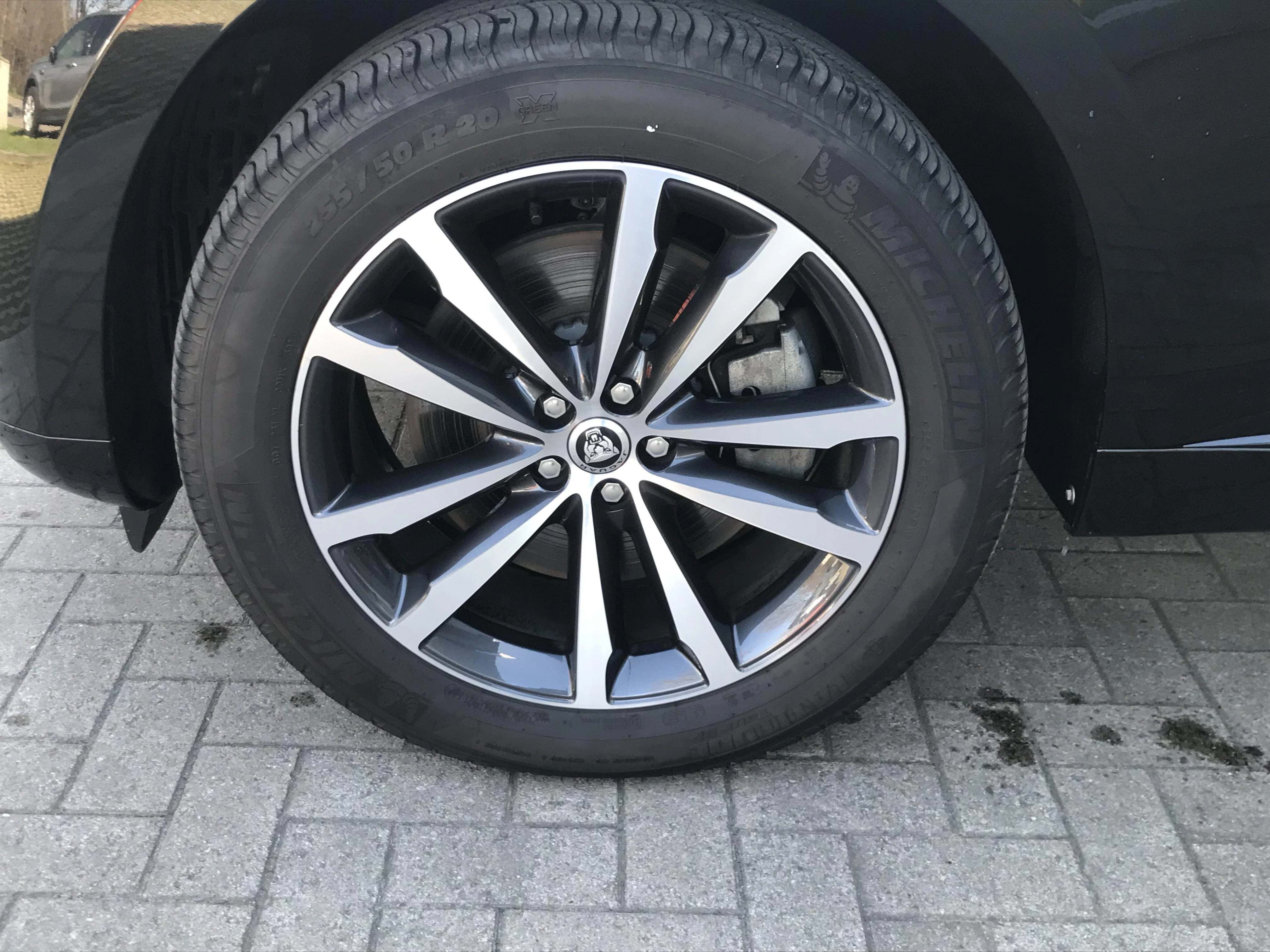 Jaguar-F-PACE-image-8