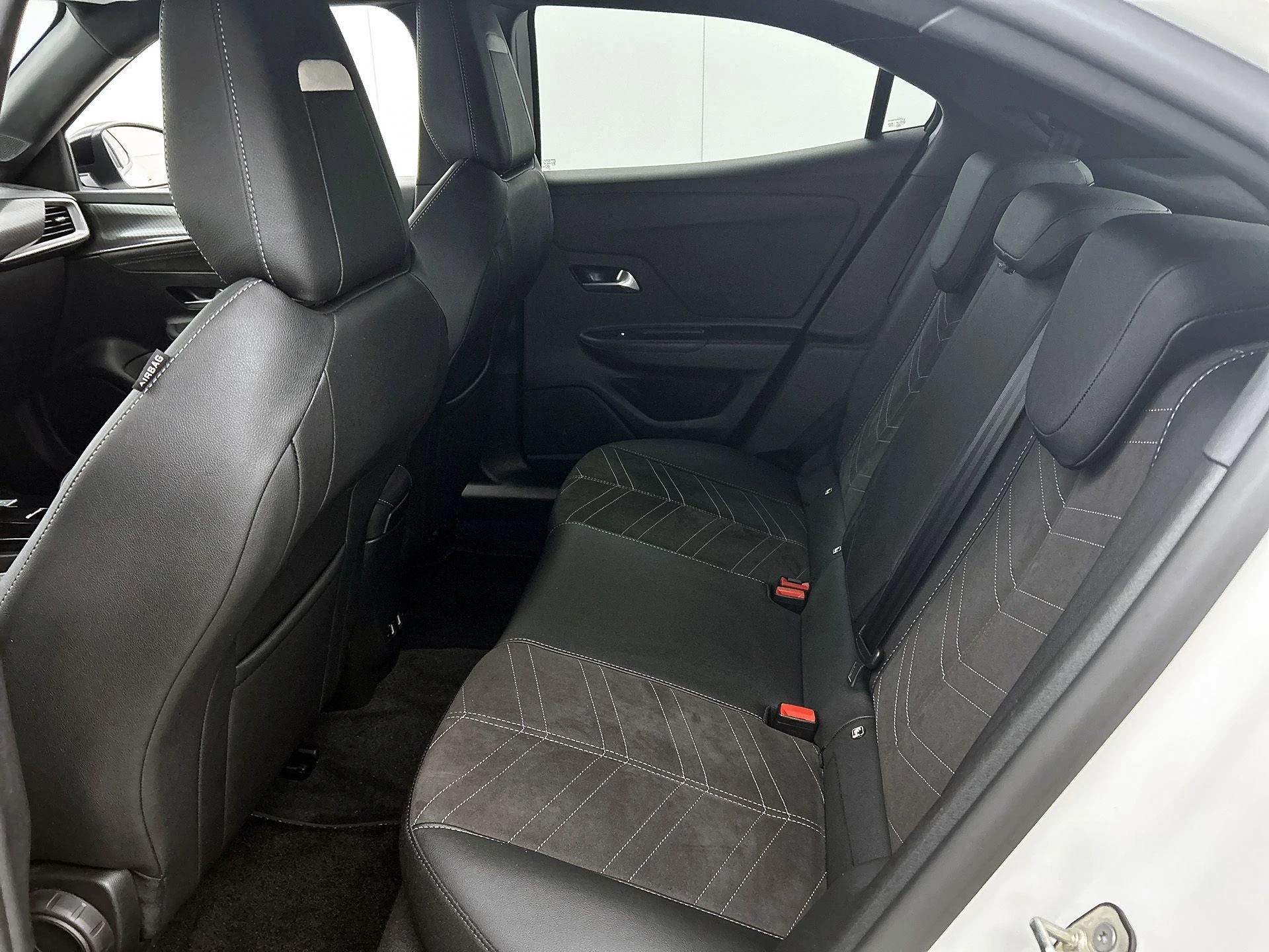 Opel-Mokka-e-image-27