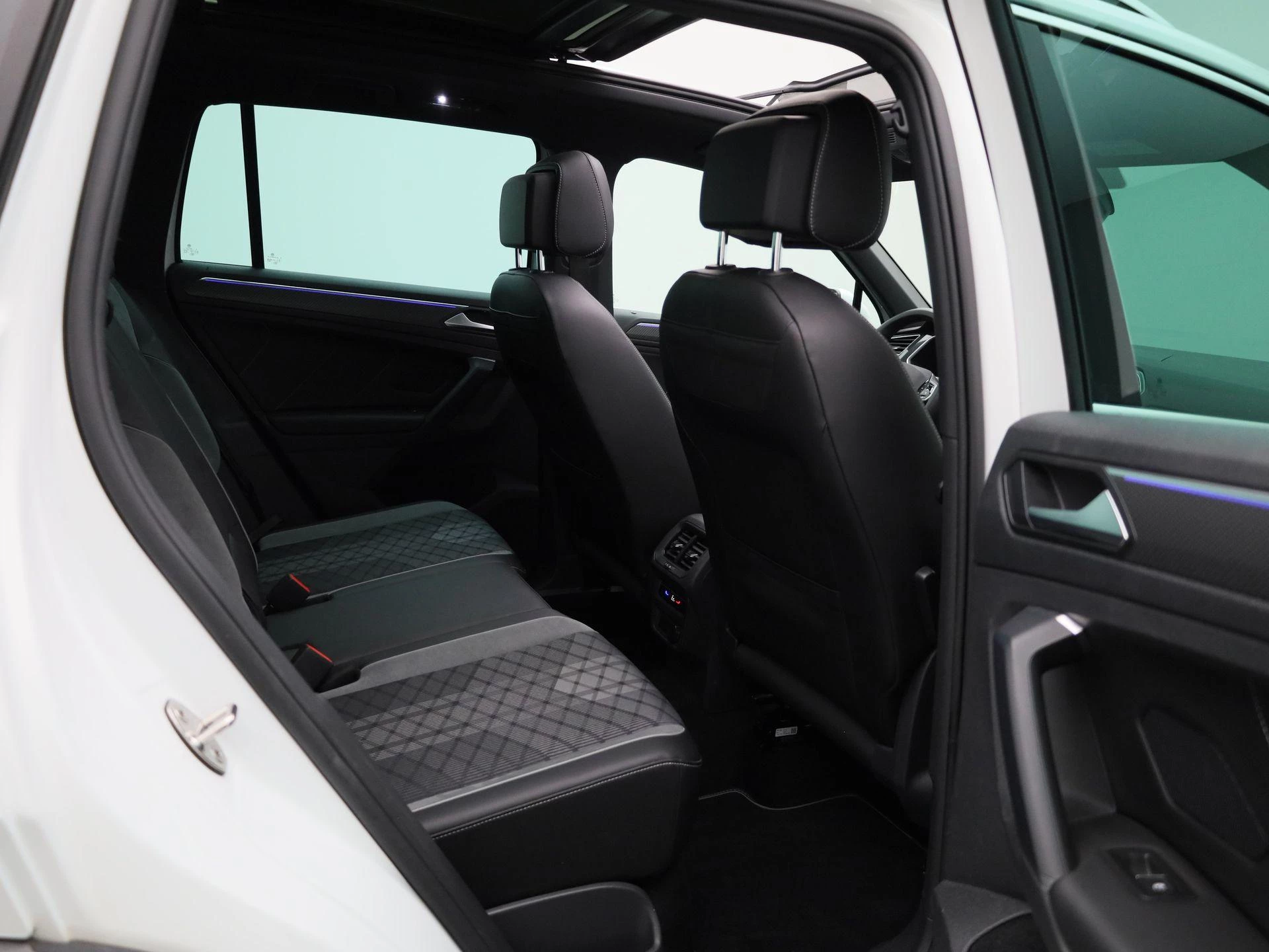 Volkswagen-Tiguan-image-51