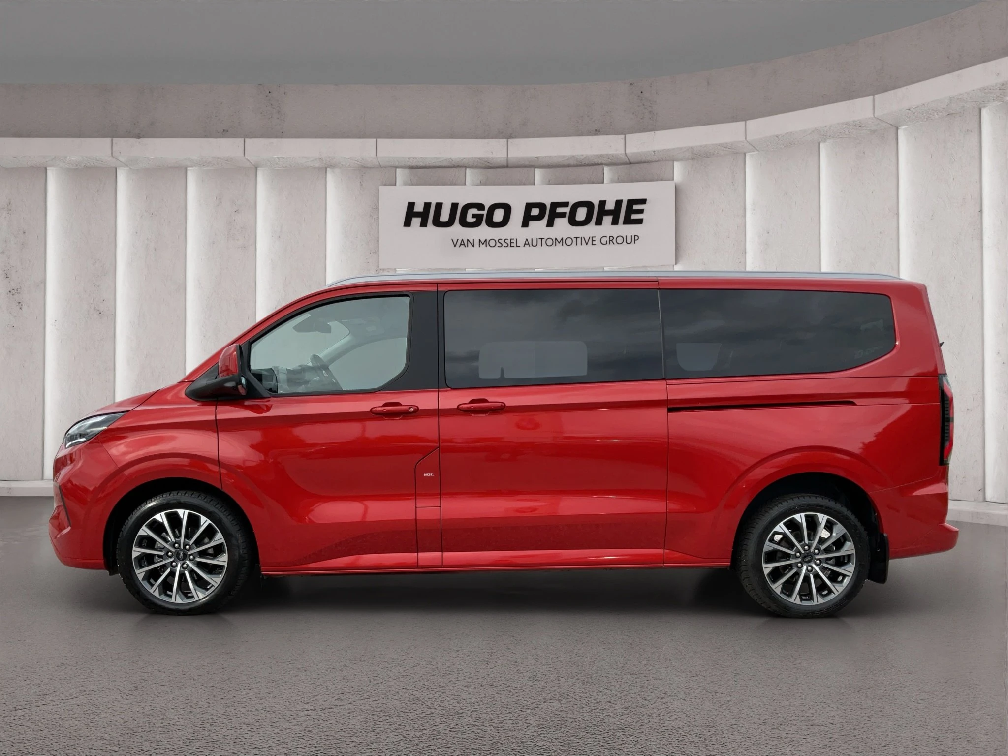Ford-Tourneo Custom-image-1