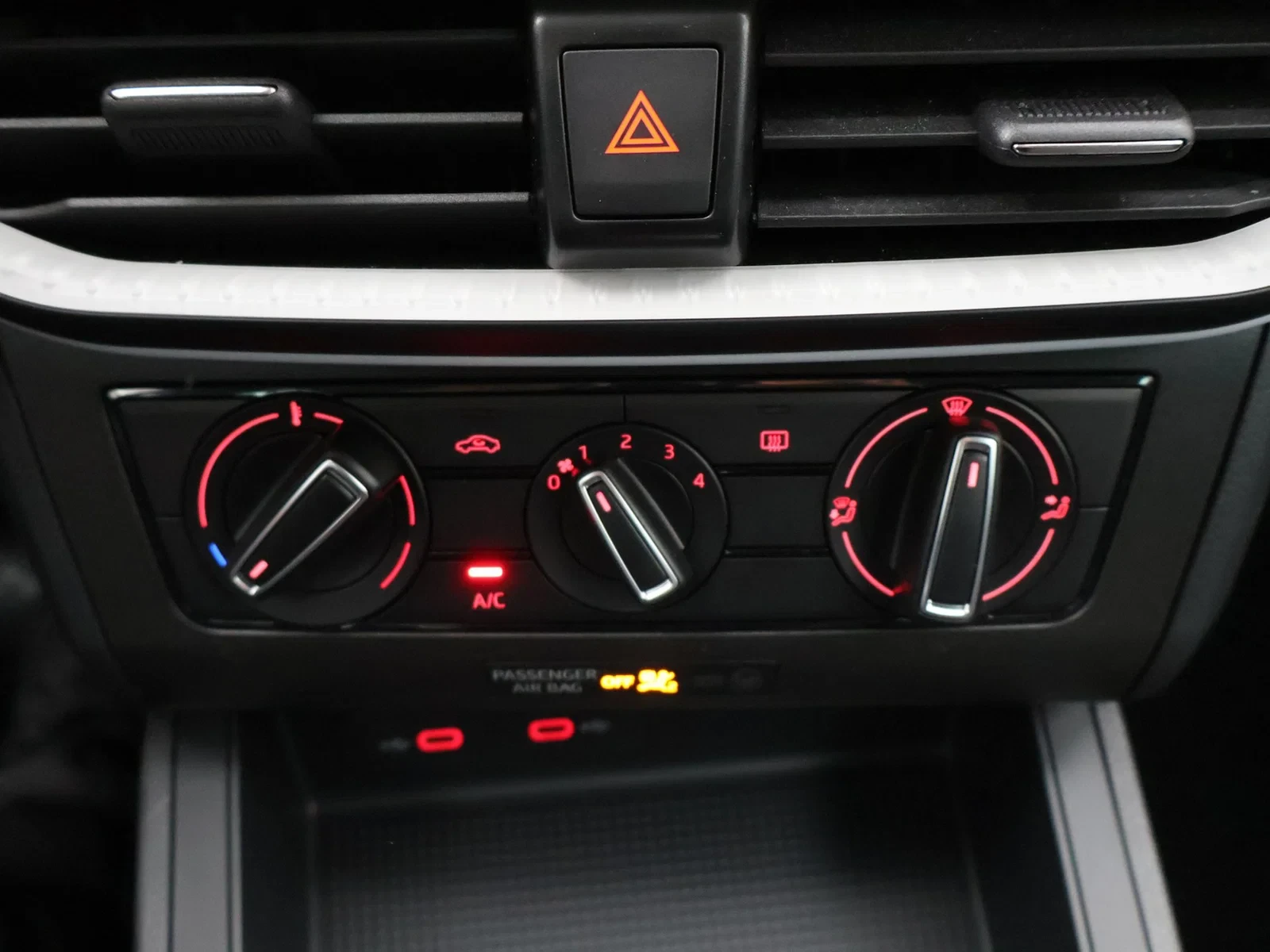 SEAT Ibiza 5P/D Ibiza 40th Anniversary Edition 1.0TSI 115PK *AUTOMAAT*VIRTUAL COCKPIT*CAMERA*PDC*APP-CONNECT*CRUISE*