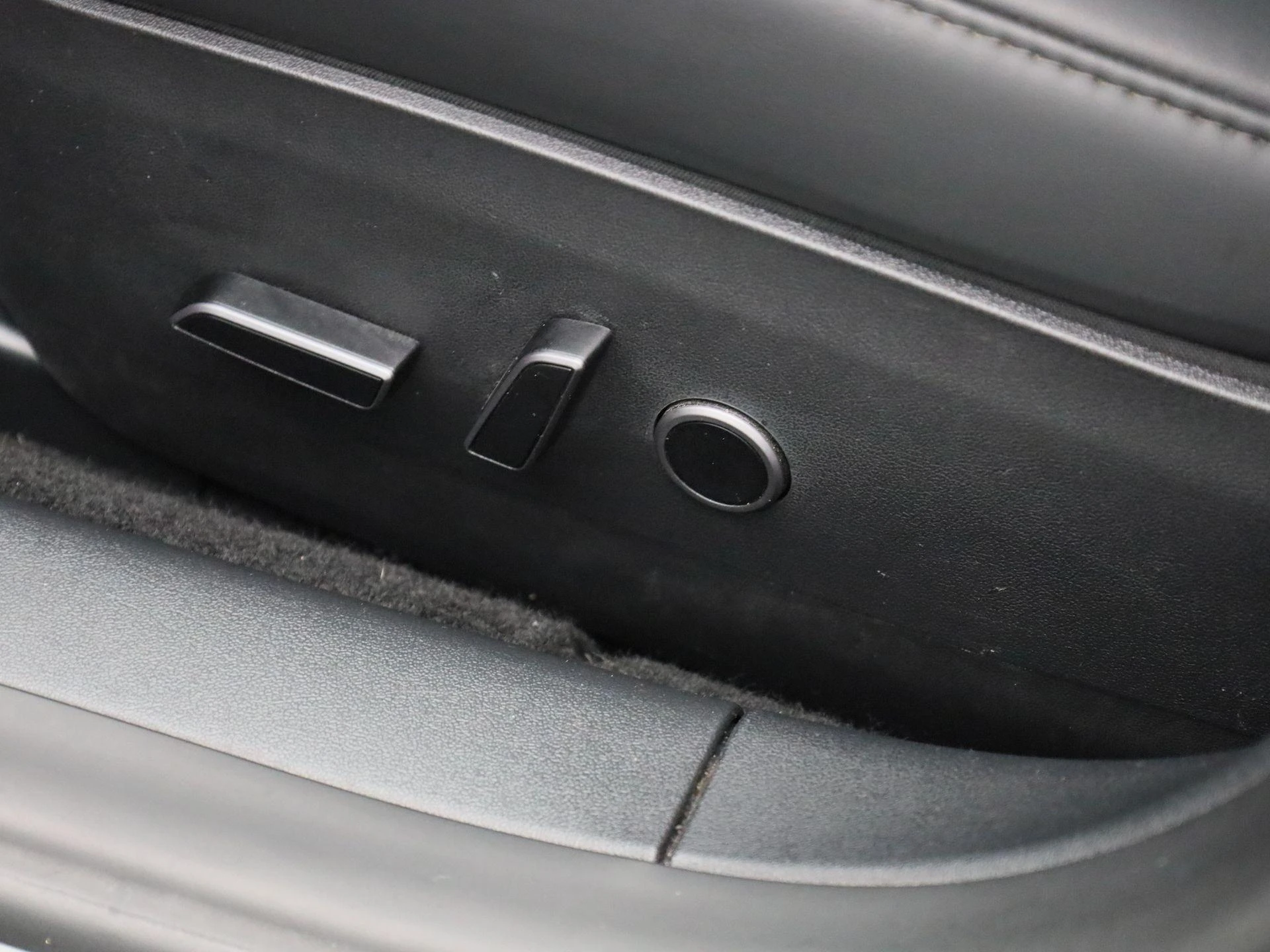 Tesla-Model 3-image-30