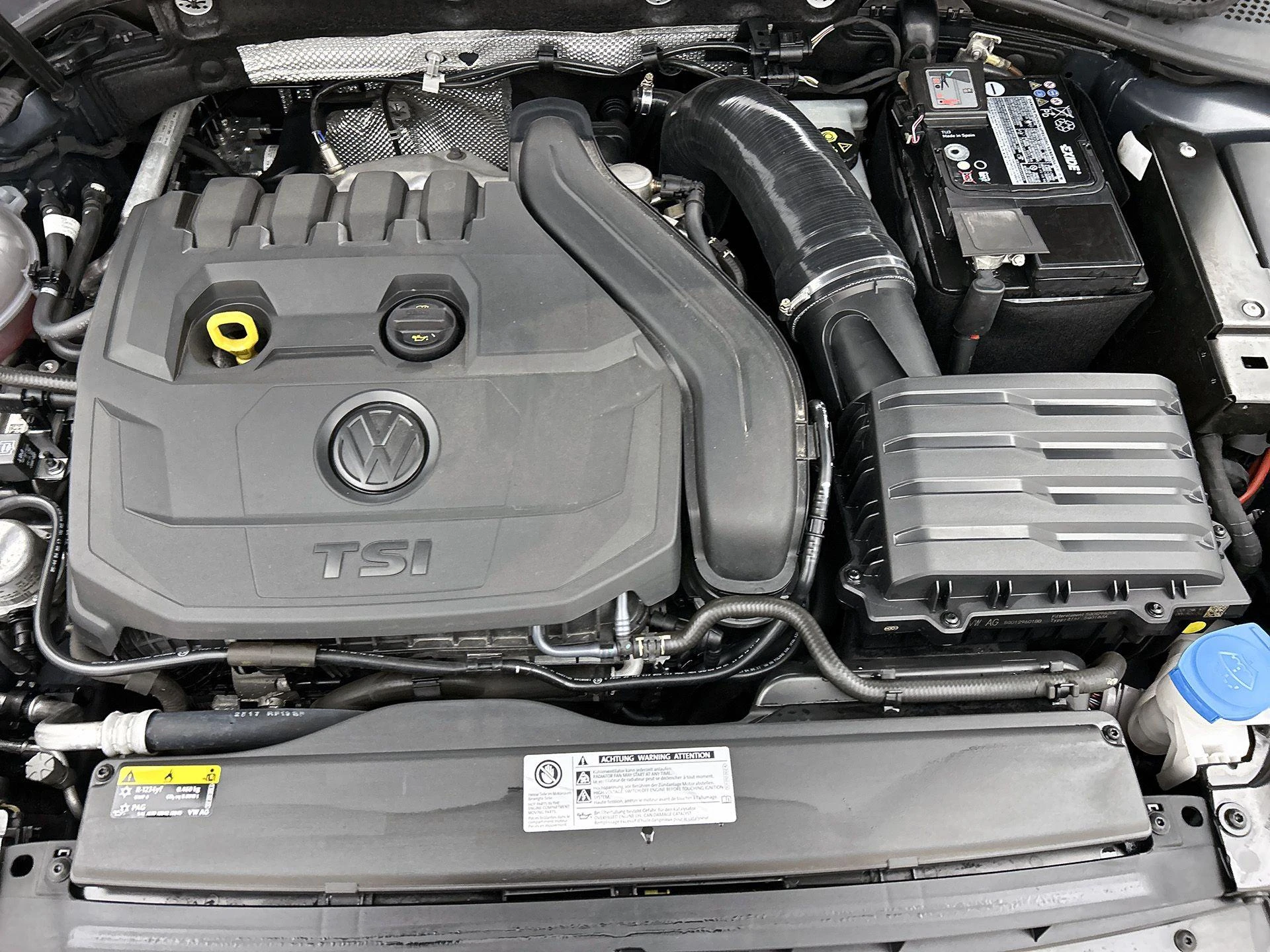 Volkswagen-Golf-image-24
