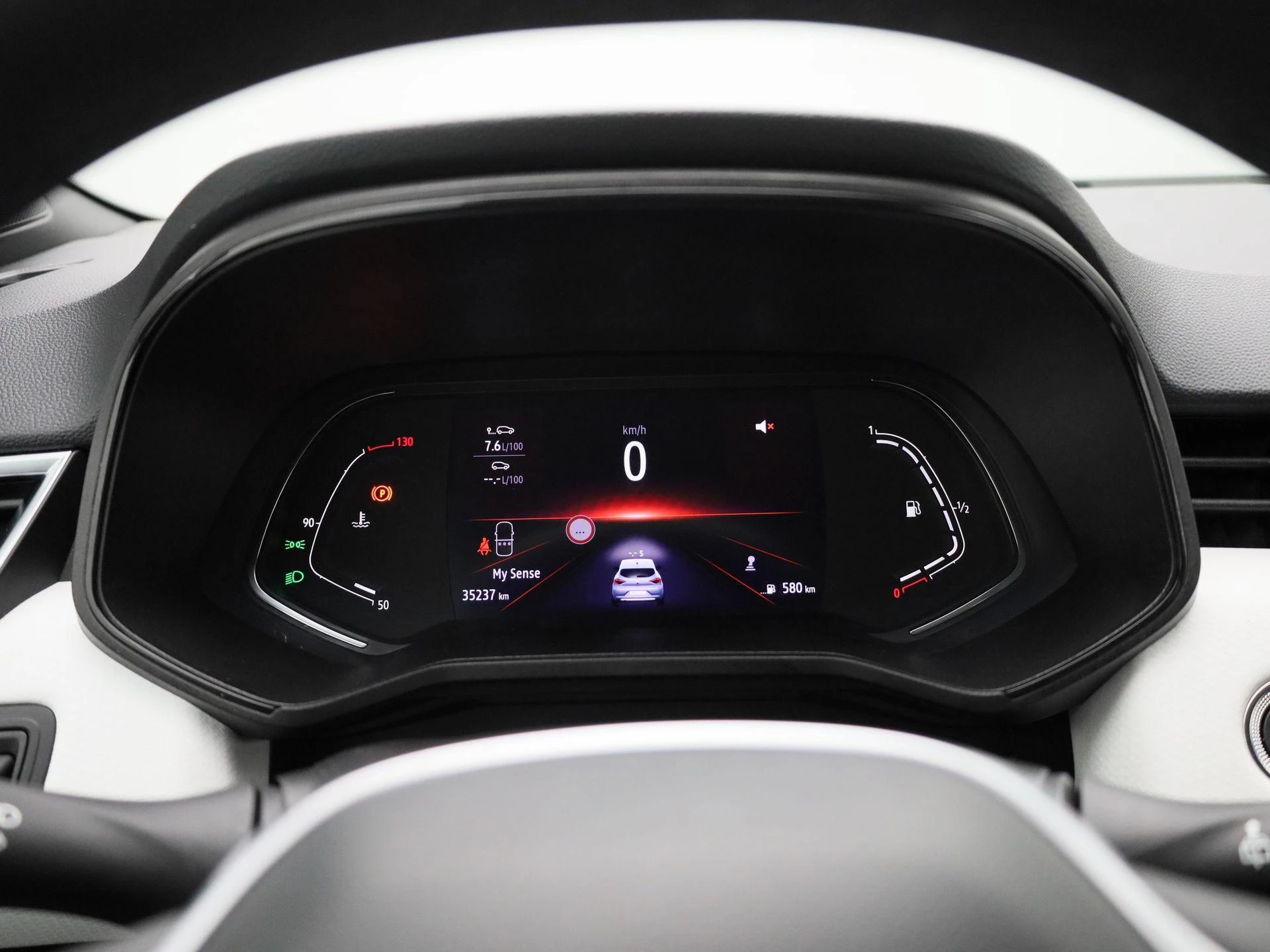 Renault-Clio-image-12