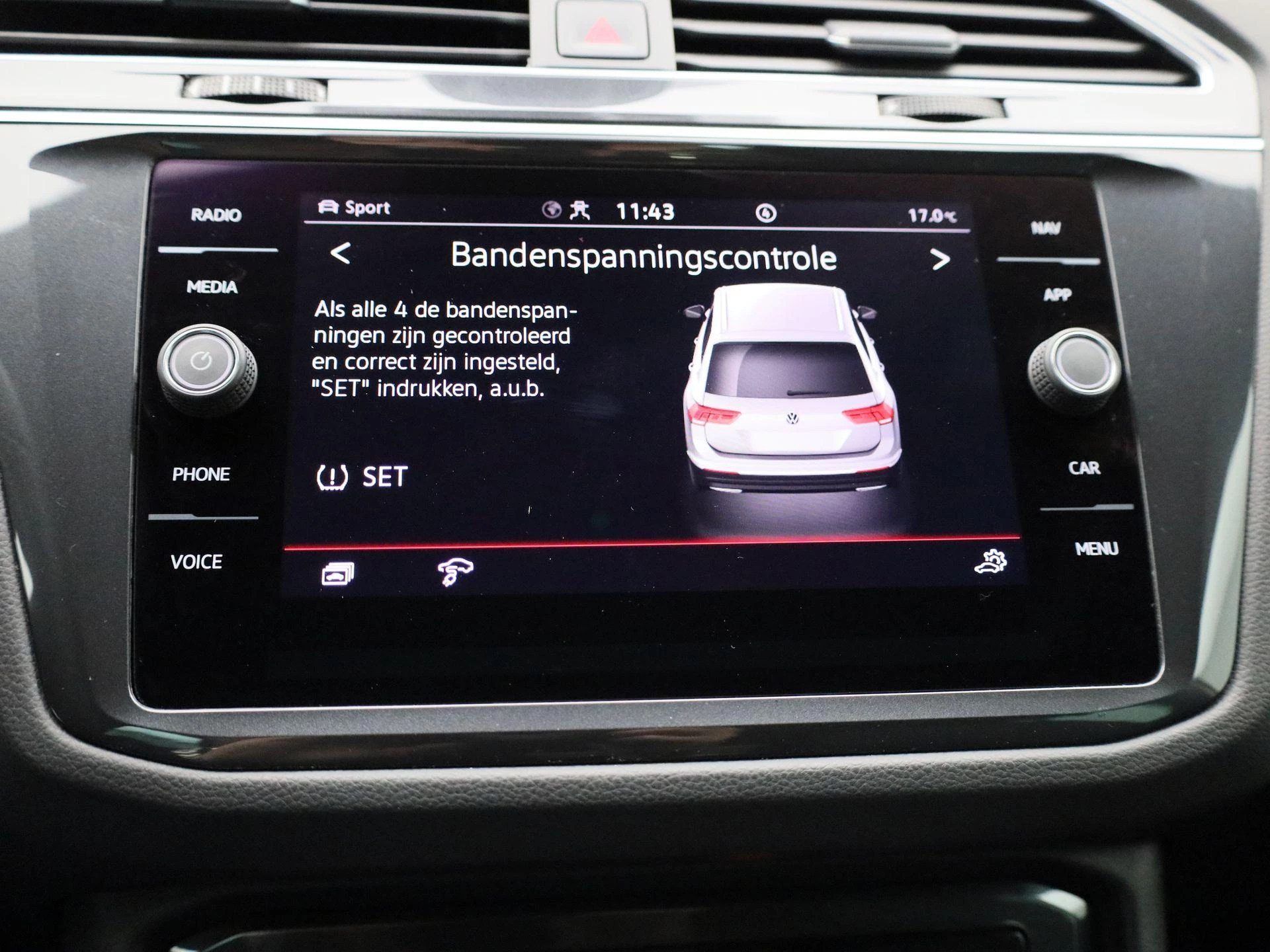 Volkswagen-Tiguan-image-30